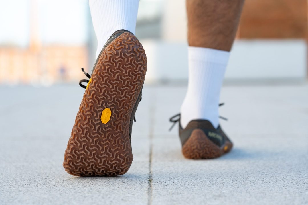 vibram five fingers vs merrell vapor glove