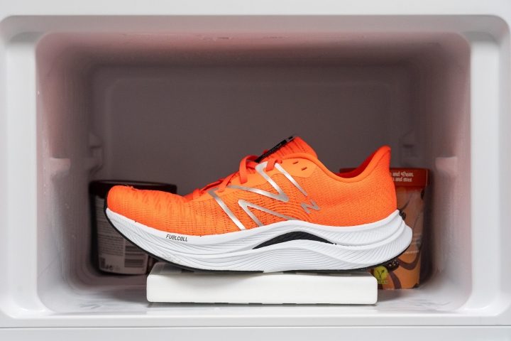 New Balance Fuelcell Propel v4 Midsole softness in cold