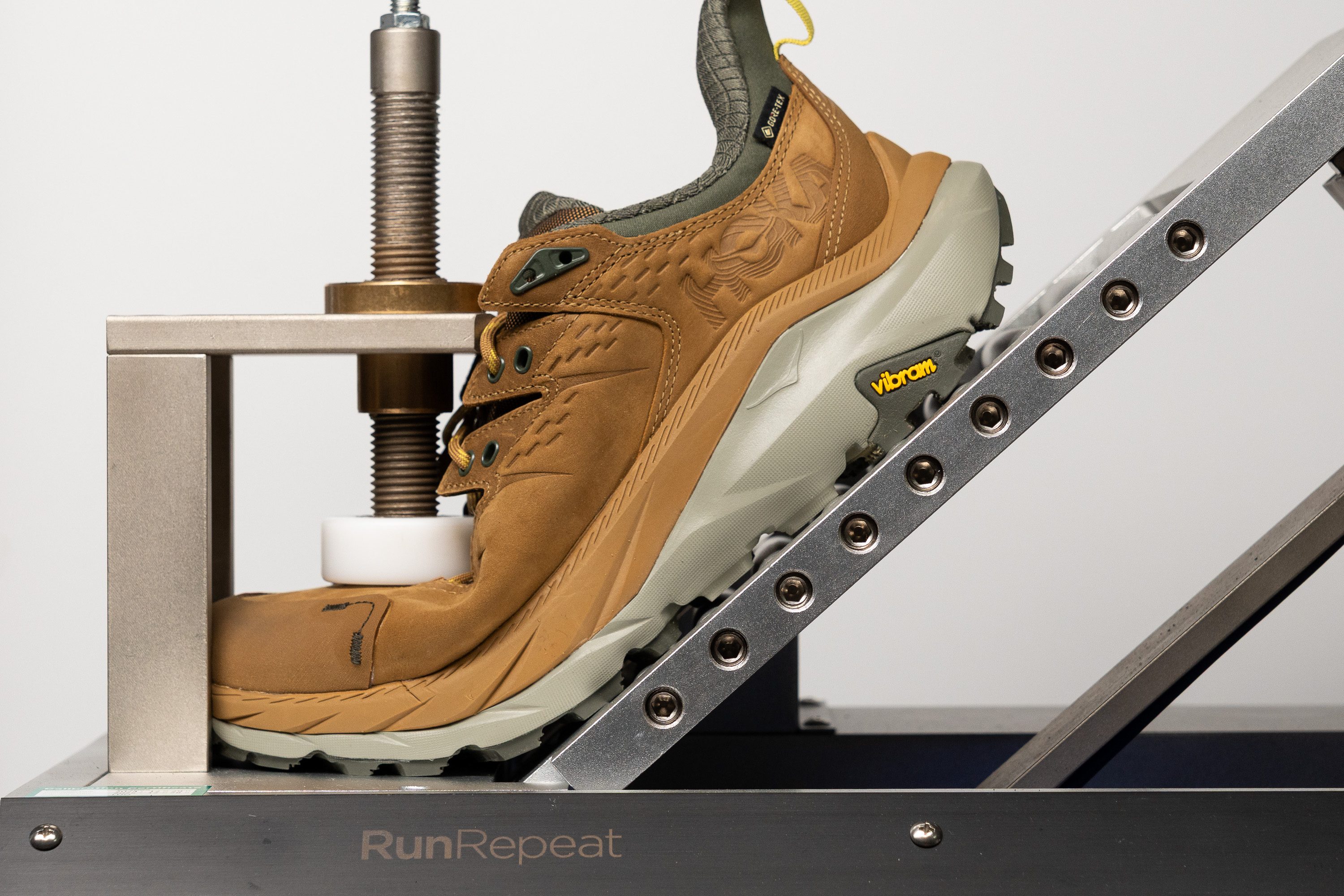 Hoka Kaha 2 Low GTX Flexibility / Stiffness