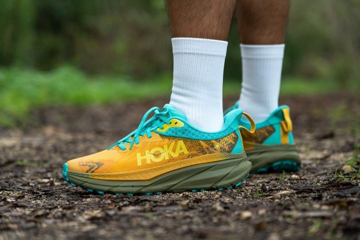 zapatillas de running HOKA ONE ONE amortiguación media placa de carbono talla 44