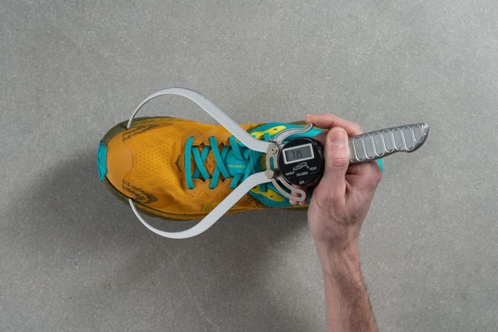 zapatillas de running HOKA ONE ONE amortiguación media placa de carbono talla 44 Toebox width at the big toe