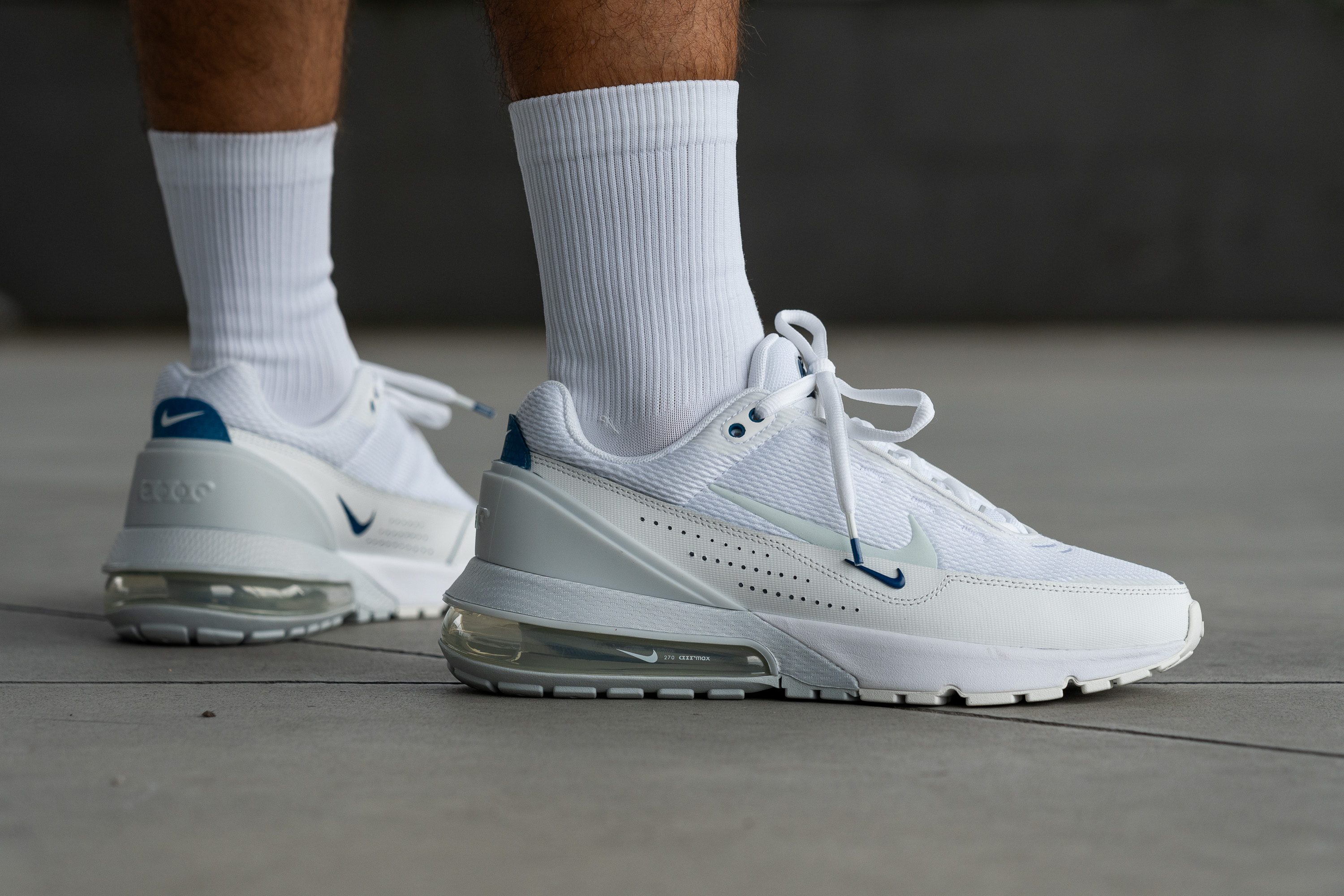 Nike Air Max Pulse_outdoor_01