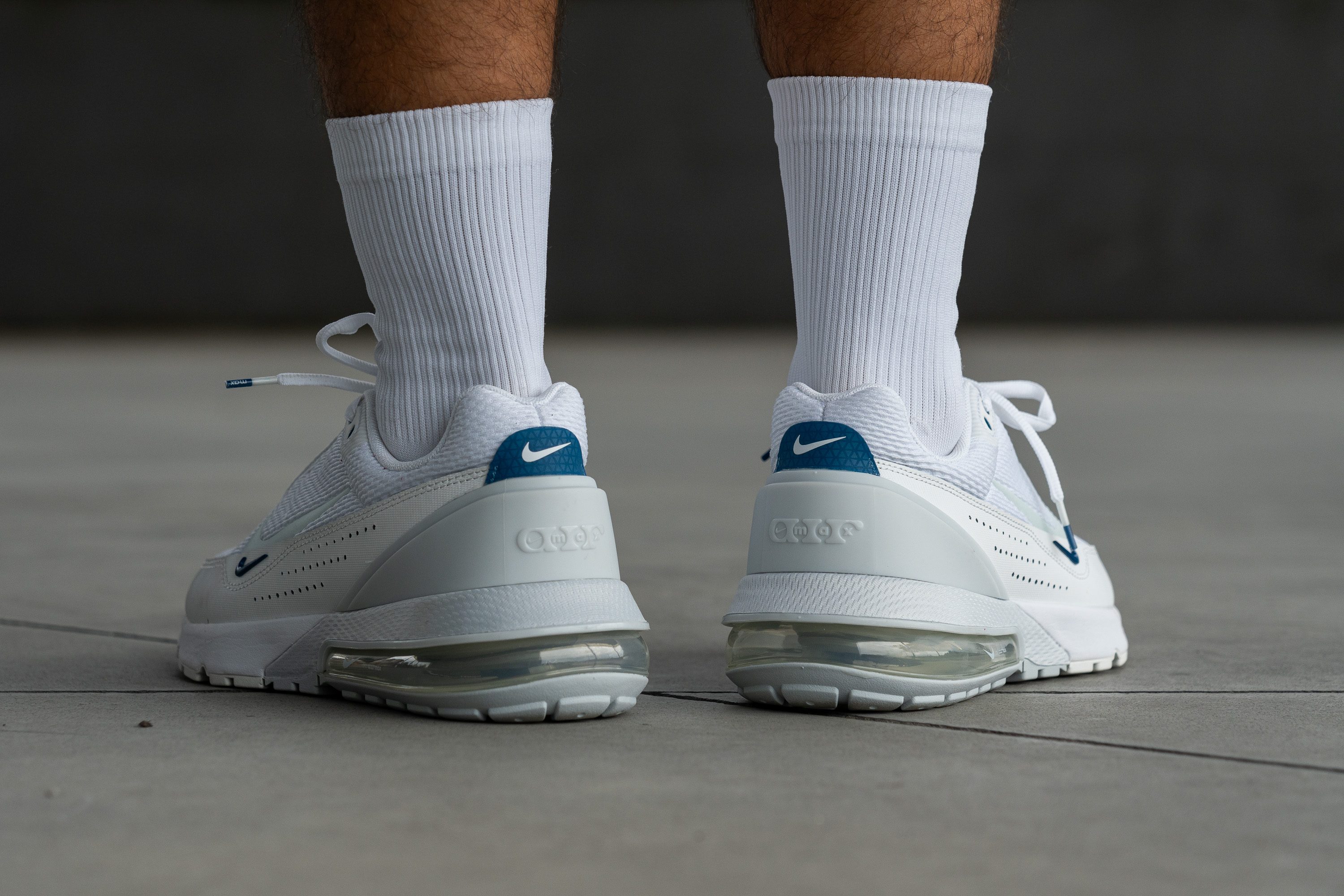 Nike Air Max Pulse_outdoor_03