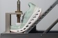 On Cloudsurfer 7 Flexibility / Stiffness