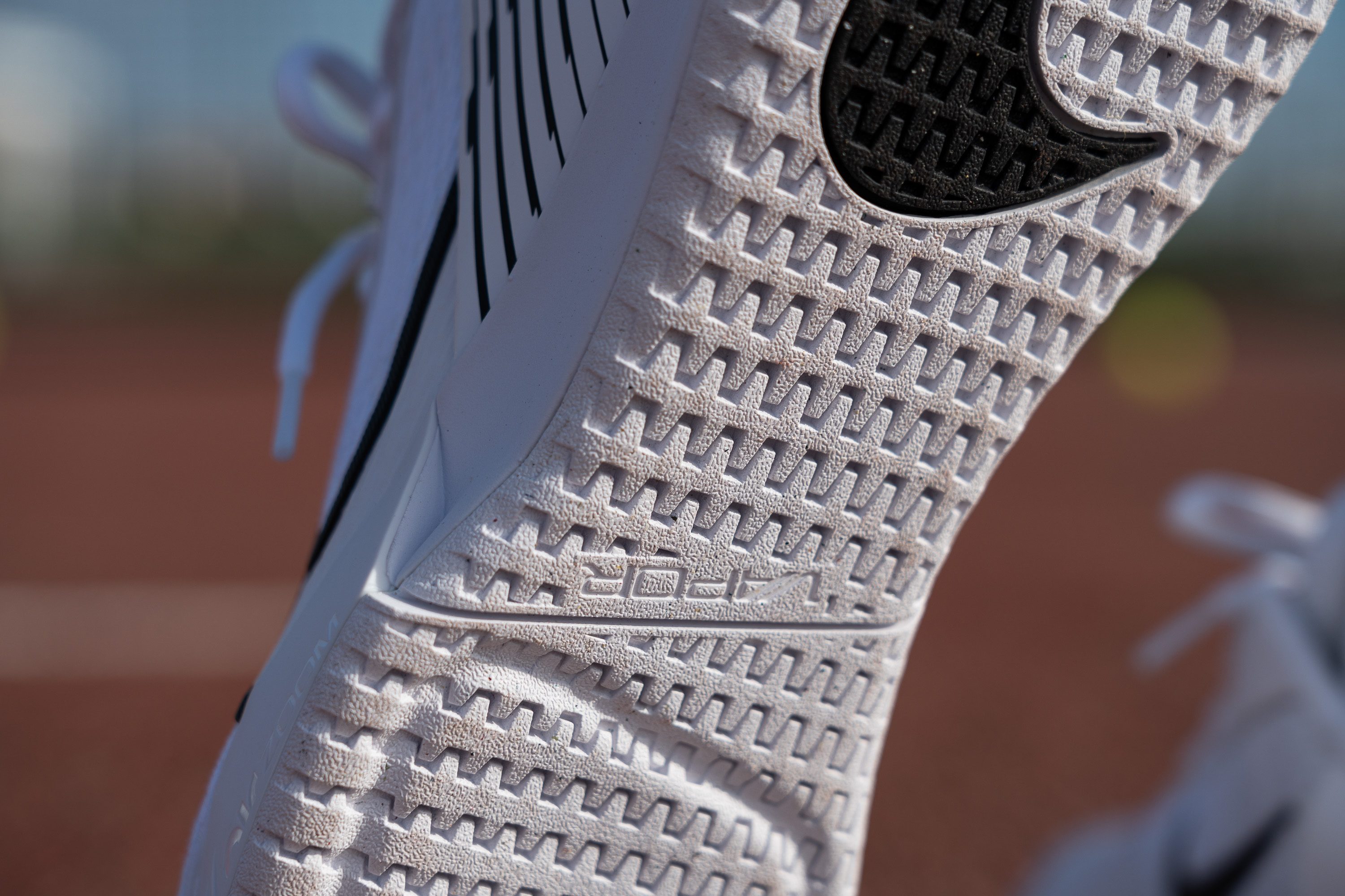 NikeCourt Vapor Pro 2 traction pattern