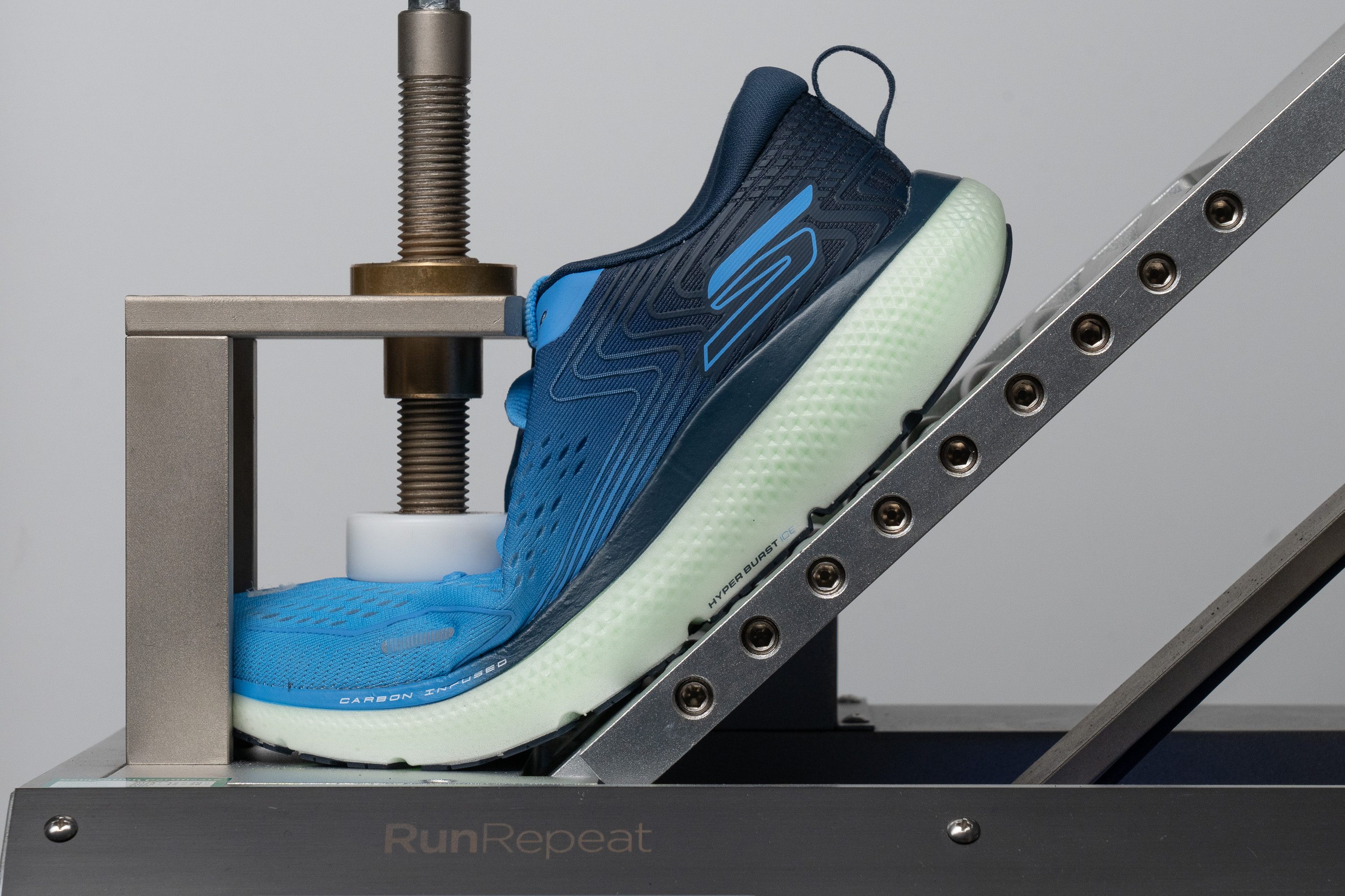 Skechers GO RUN Ride 11 Flexibility / Stiffness