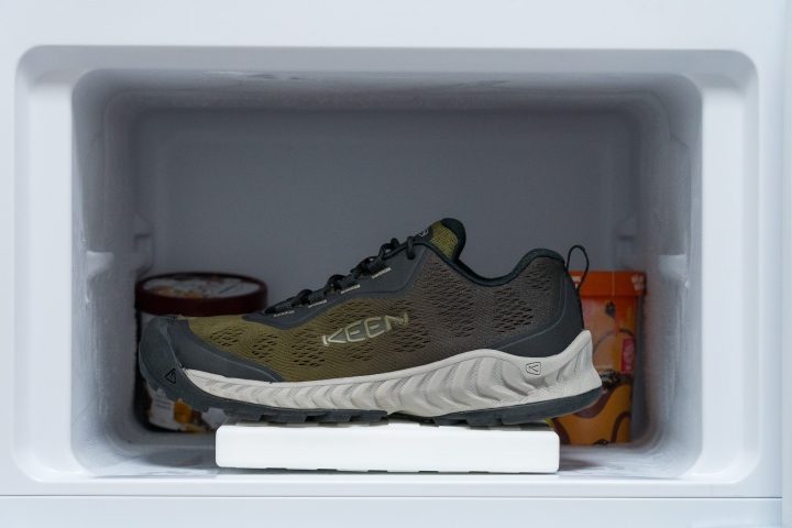 KEEN NXIS Speed Midsole softness in cold