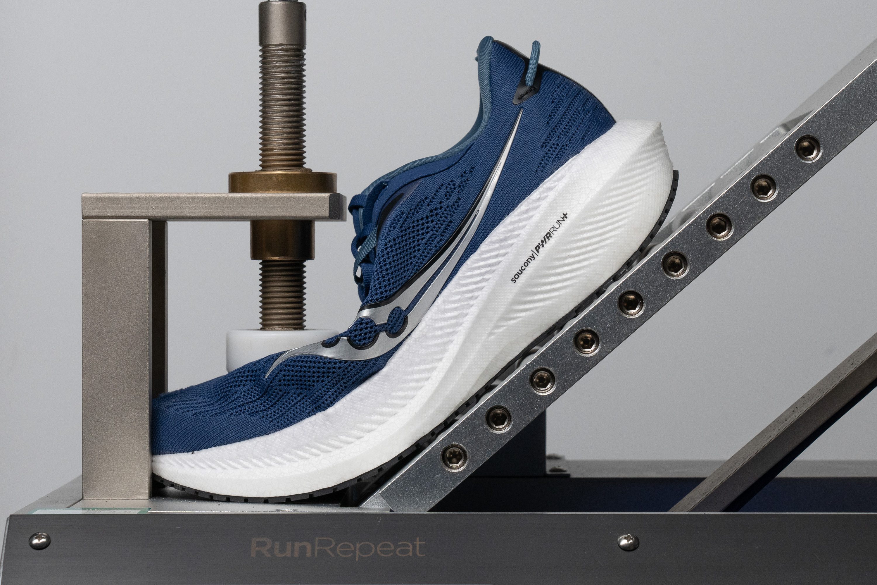 Saucony Triumph 21 Flexibility / Stiffness
