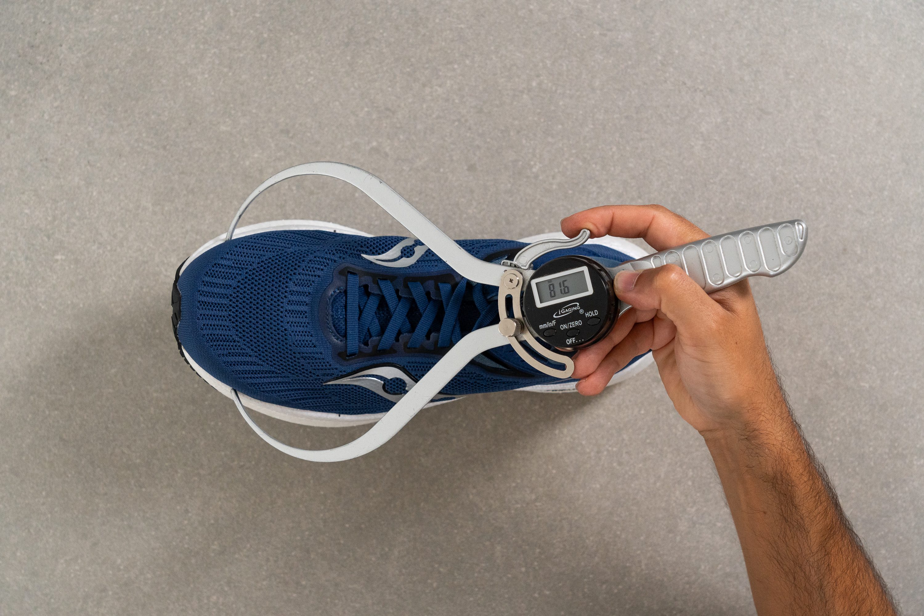 zapatillas de running minimalistas saucony asfalto pie normal más de 100 Toebox width at the big toe