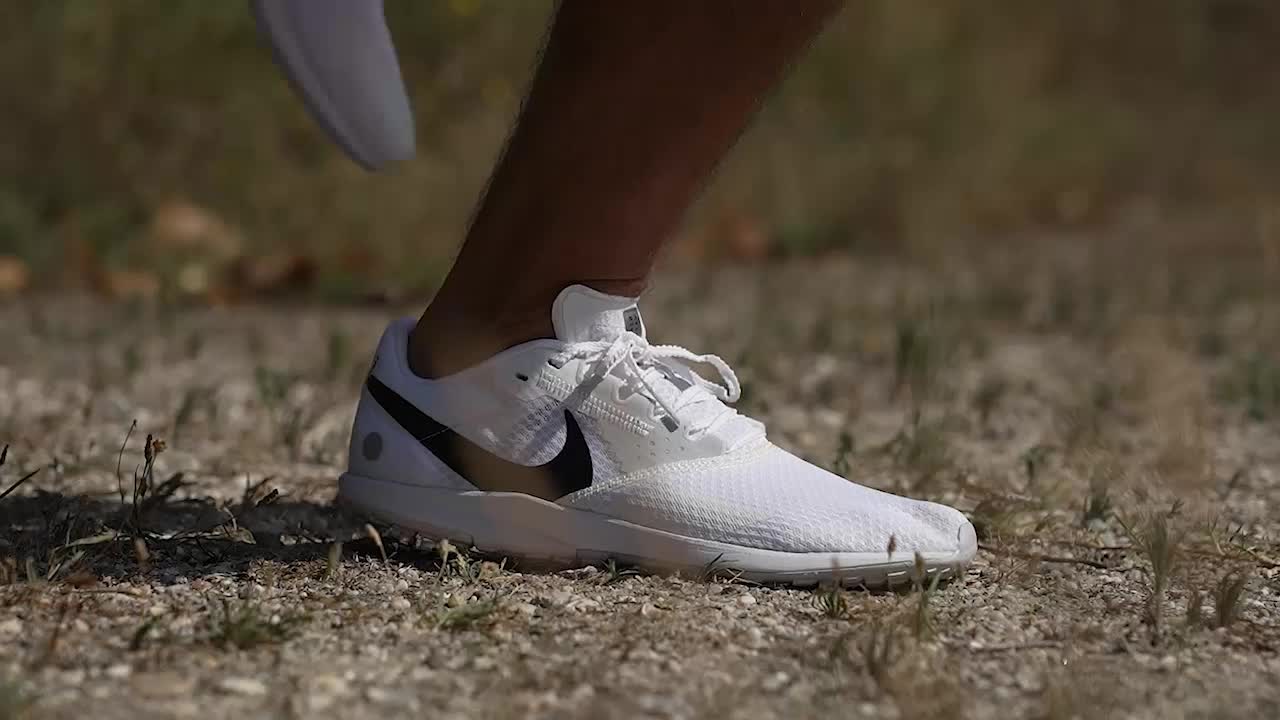 NIKE RIVAL WAFFLE ホワイト ランニングシューズ Cut in half: Nike Rival Waffle 6 Review | RunRepeat