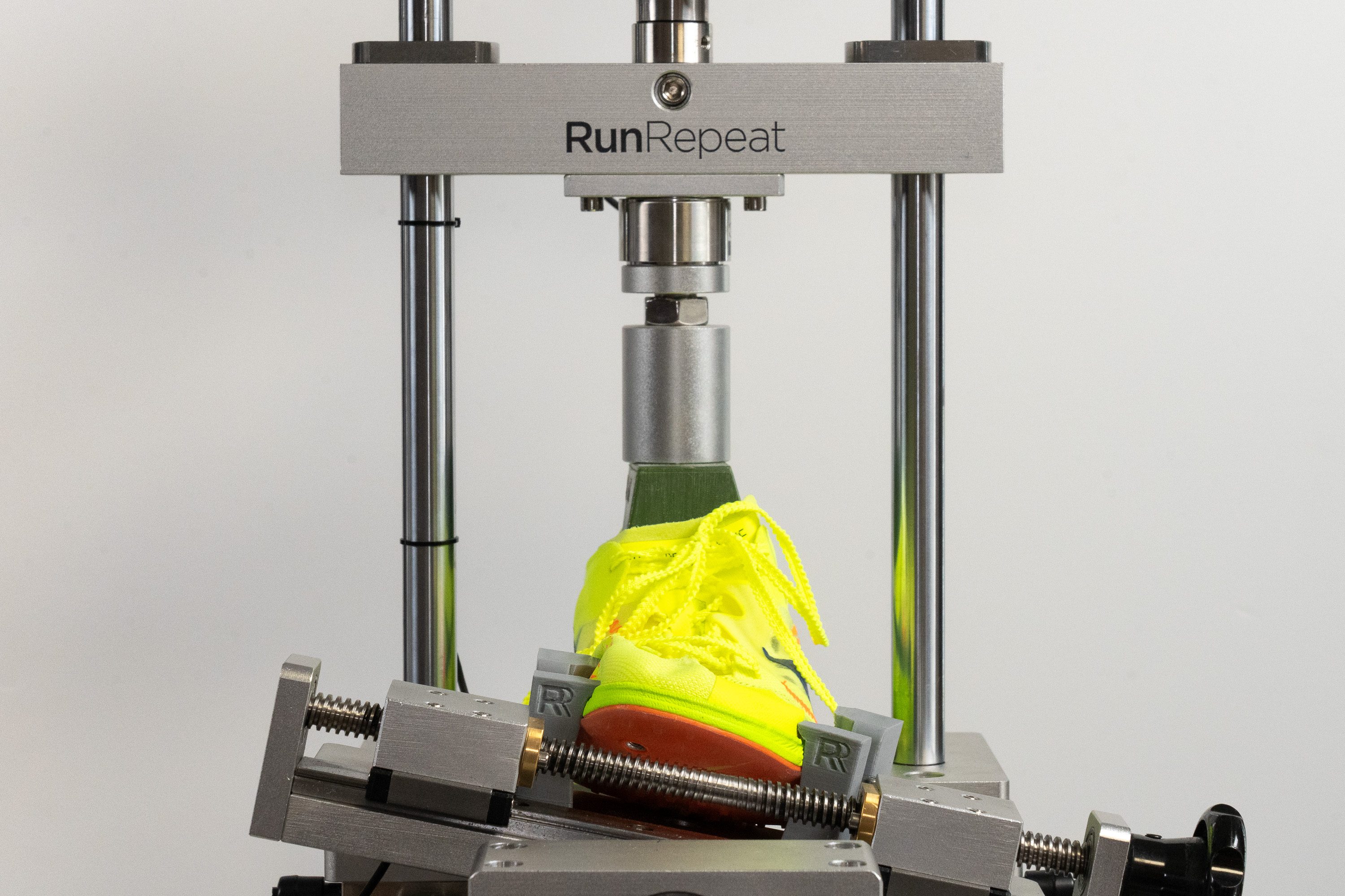 Nike ZoomX Dragonfly XC Torsional rigidity