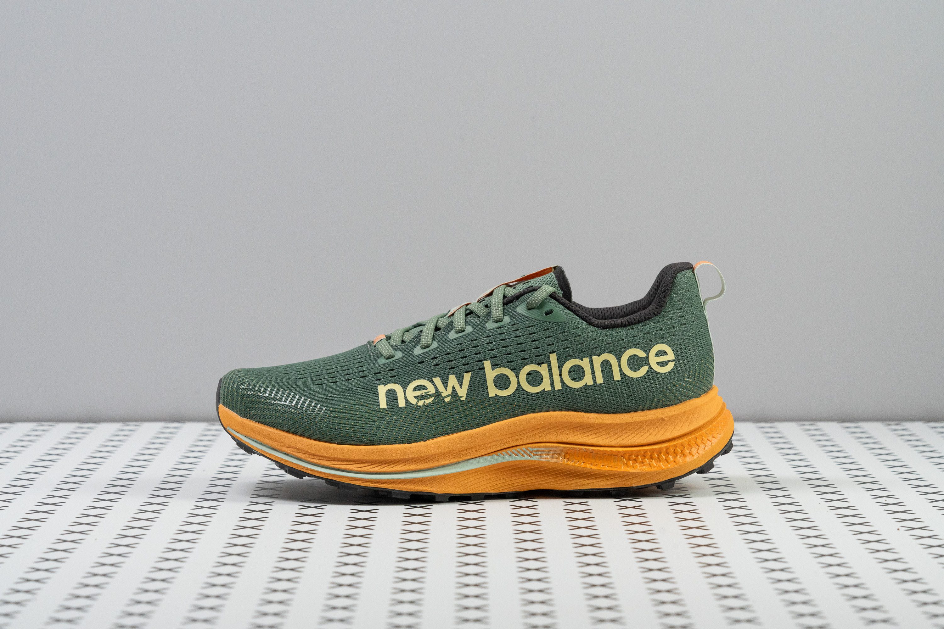 New Balance FuelCell SuperComp Trail rocker side