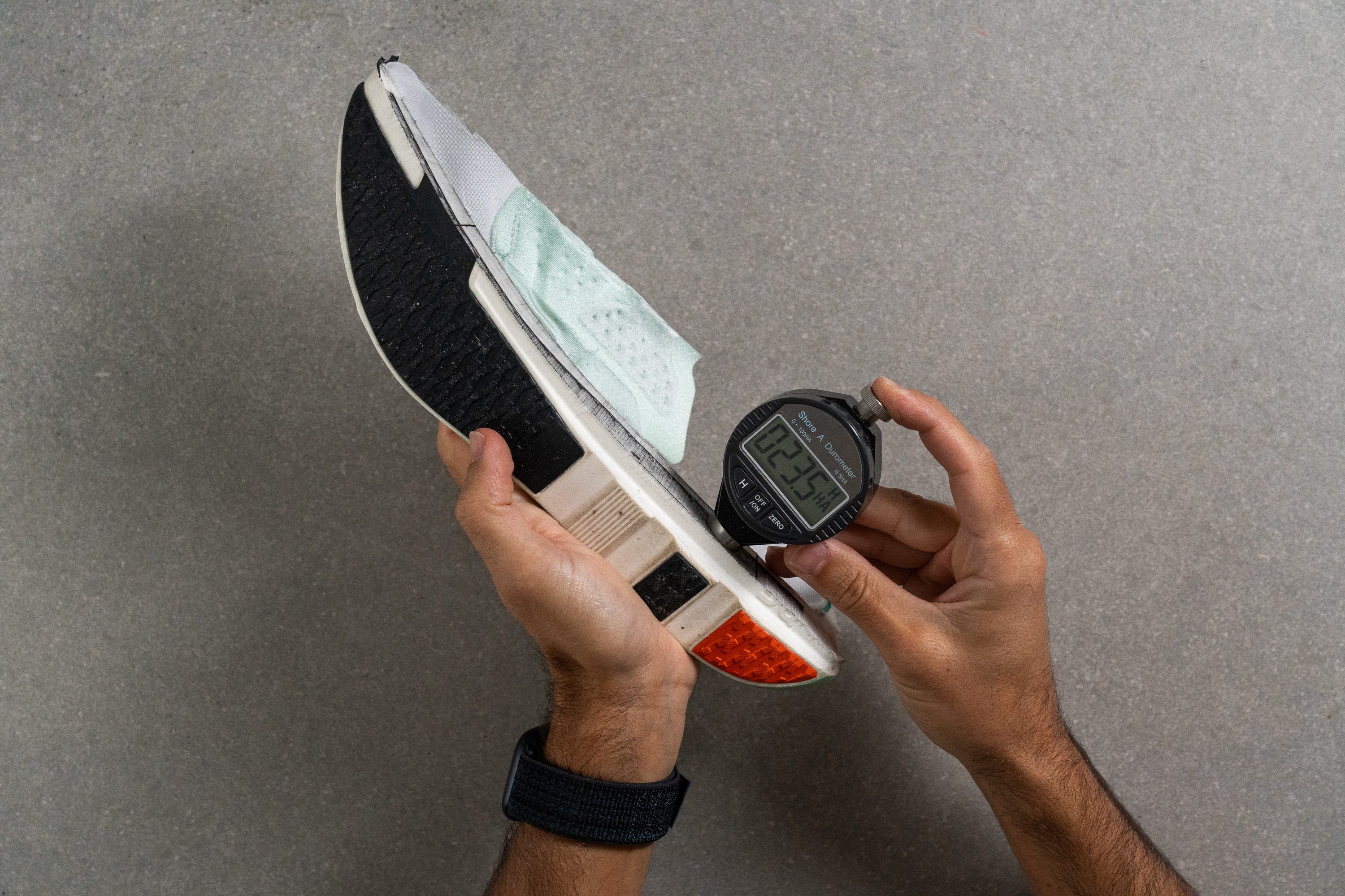 On Well-cushioned for marathon distances Midsole softness