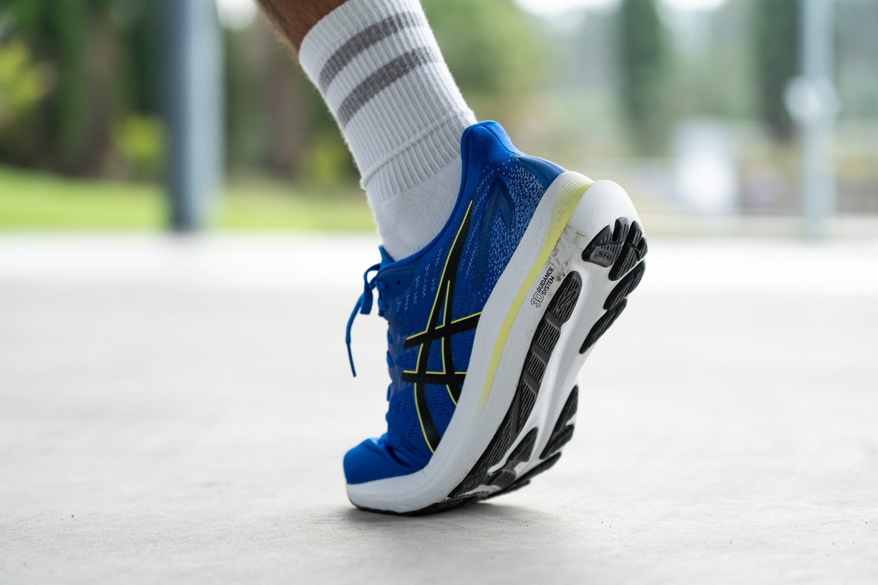 Cortadas por la mitad Analisis y review de las ASICS GT 2000 12 2024 RunRepeat