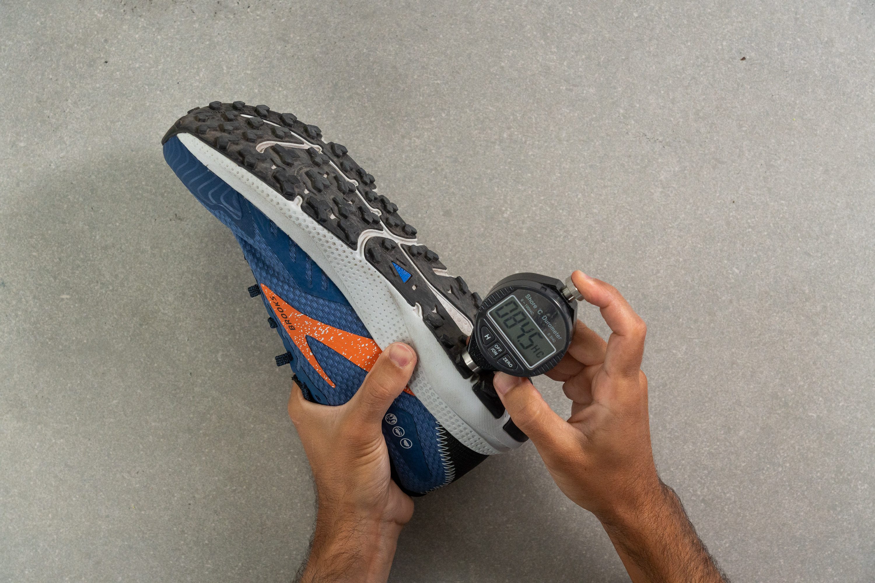 zapatillas de running Brooks asfalto media maratón naranjas Outsole hardness