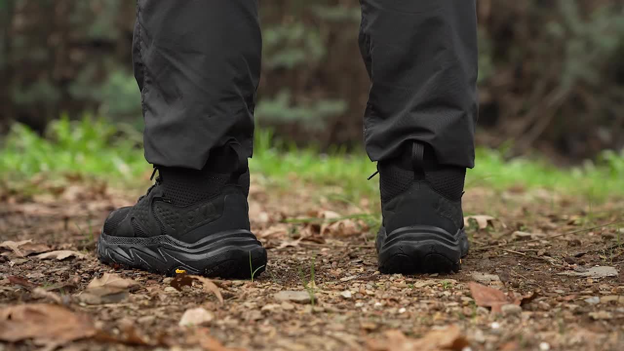 Cut in half: HOKA Anacapa 2 Mid GTX Review (2025) | RunRepeat