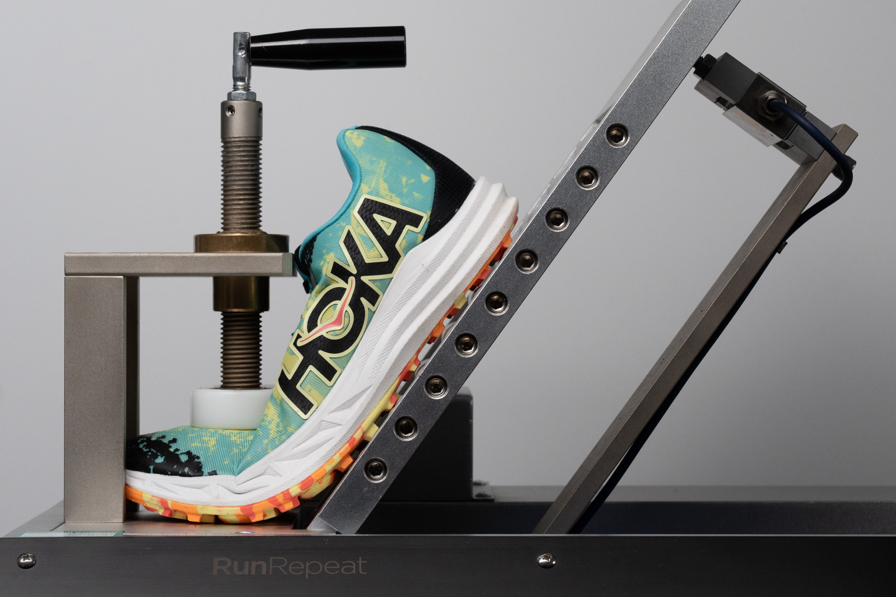 HOKA Crescendo XC Flexibility / Stiffness