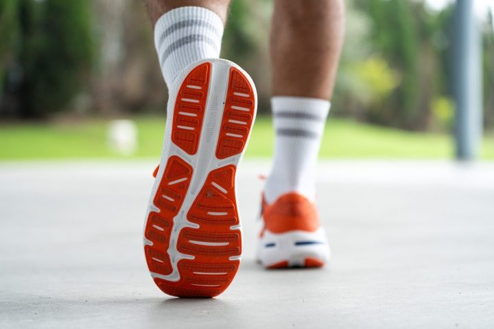 zapatillas de running Brooks neutro media maratón talla 37.5 negras outsole