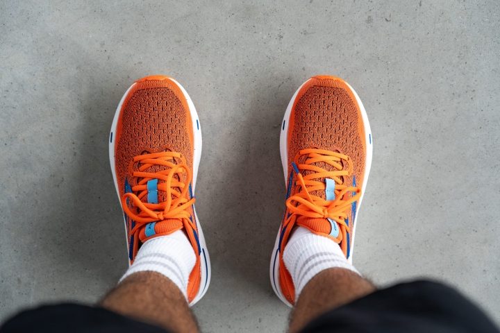 zapatillas de running Brooks neutro media maratón talla 37.5 negras upper