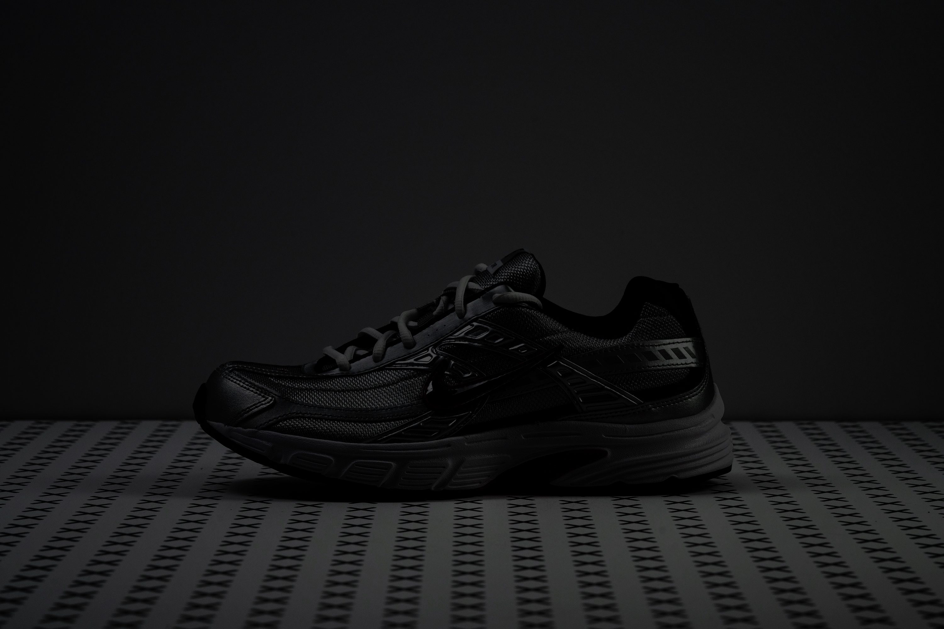 Nike Initiator Reflective elements-1