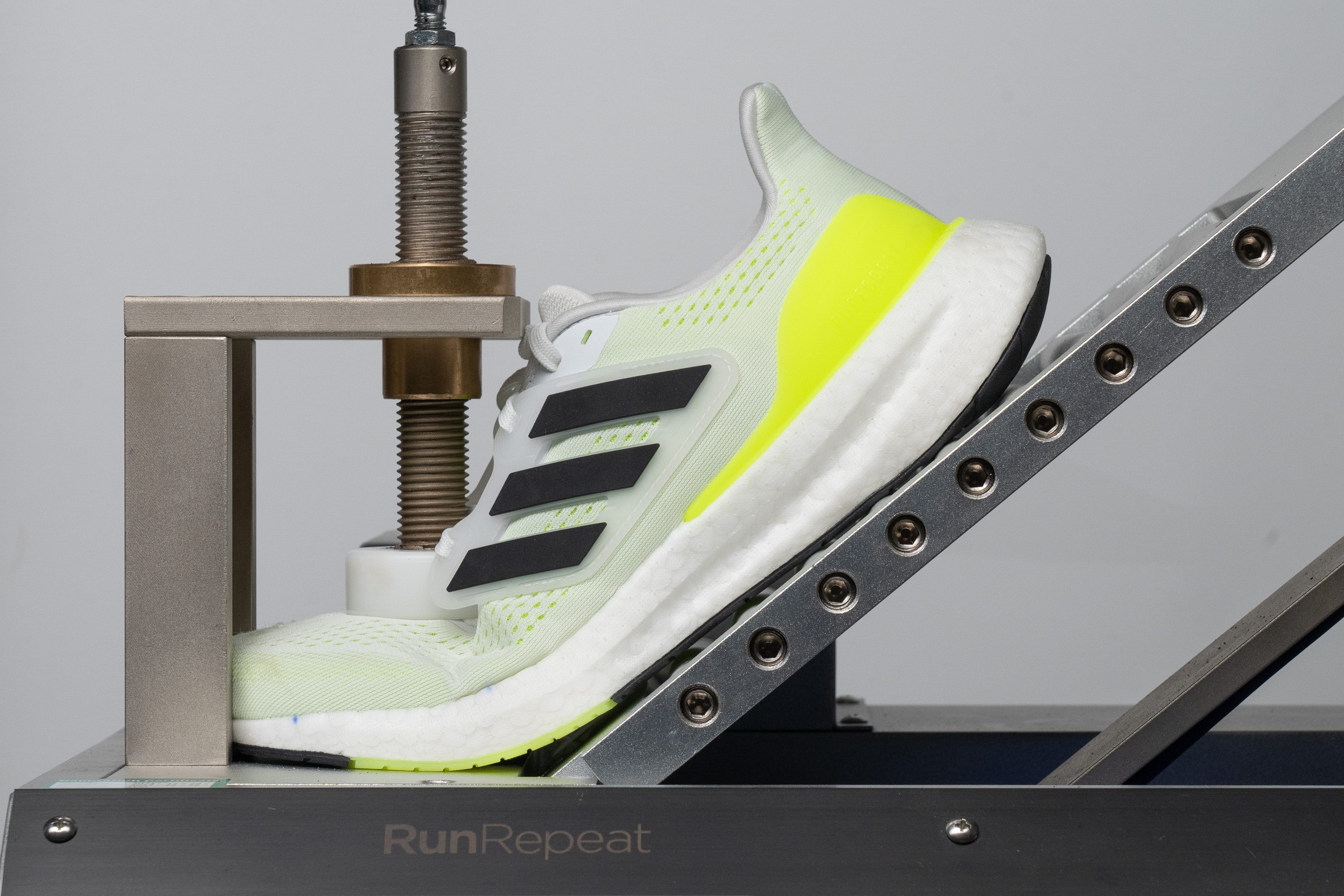 Adidas Pureboost 23 Flexibility / Stiffness