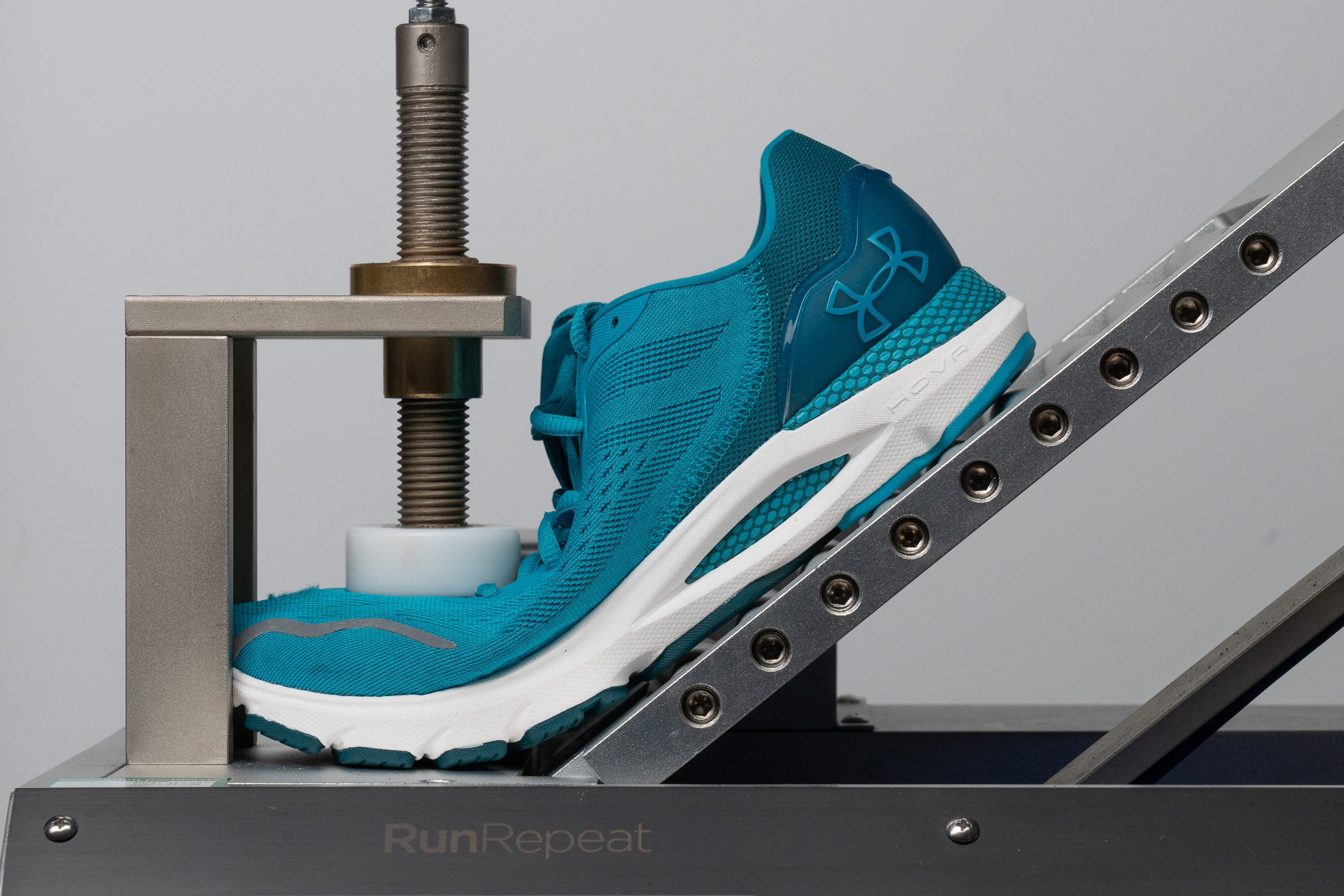 Under Armour HOVR Sonic 6 Flexibility / Stiffness
