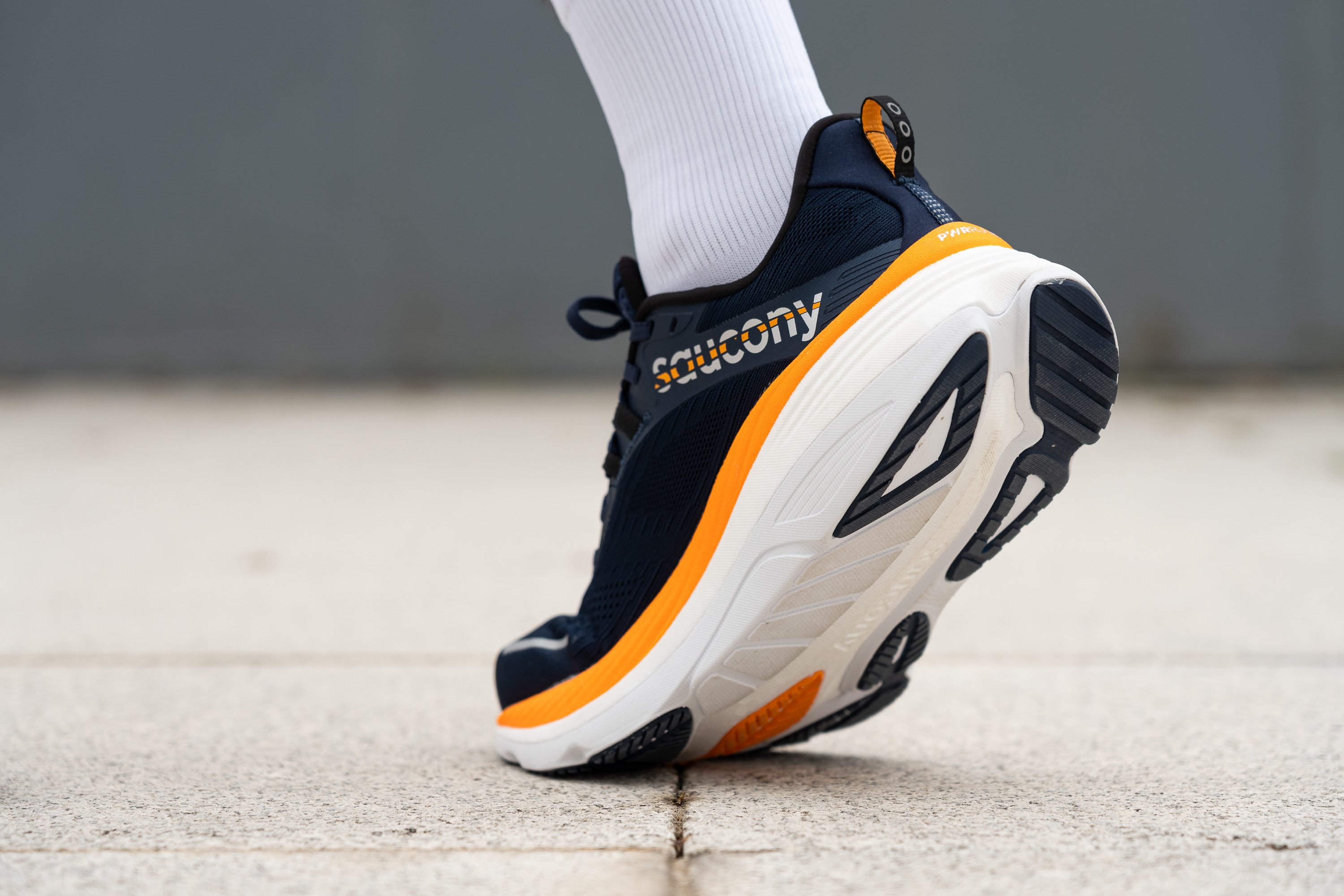 Saucony Hurricane 24 broad