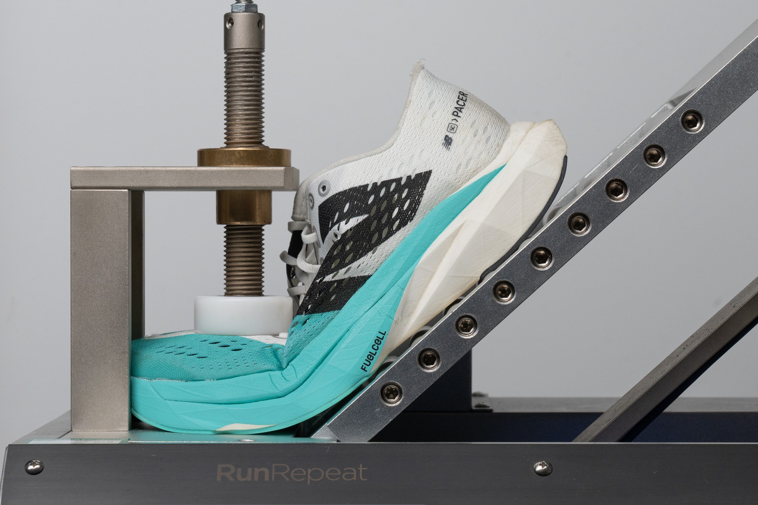New Balance FuelCell SuperComp Pacer v2 Flexibility / Stiffness