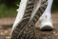 ASH Addict Leren sneaker met dikke zool in wit en fluoriserend geel lugs outsole