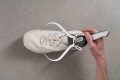 ASH Addict Leren sneaker met dikke zool in wit en fluoriserend geel Toebox width at the widest part