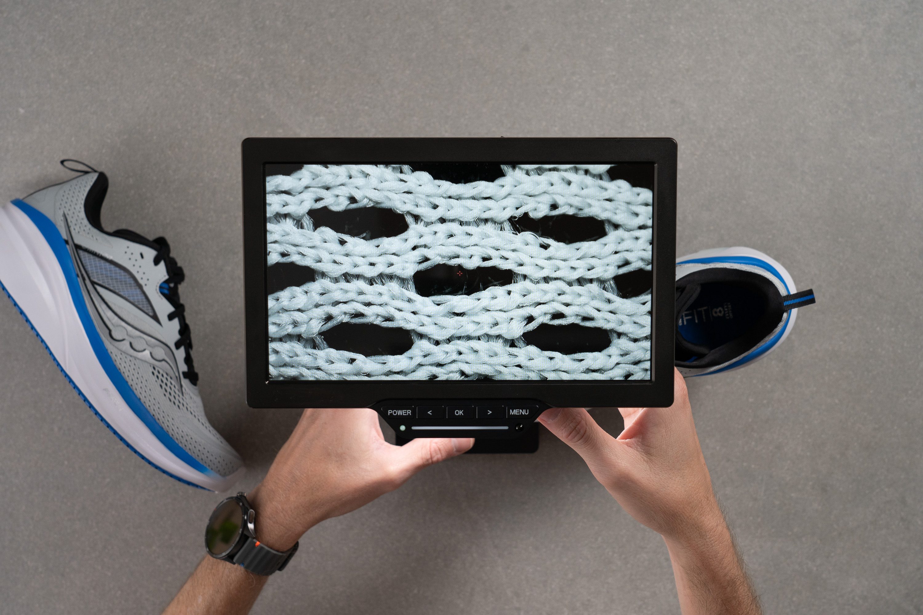 Saucony Omni 22 microscope