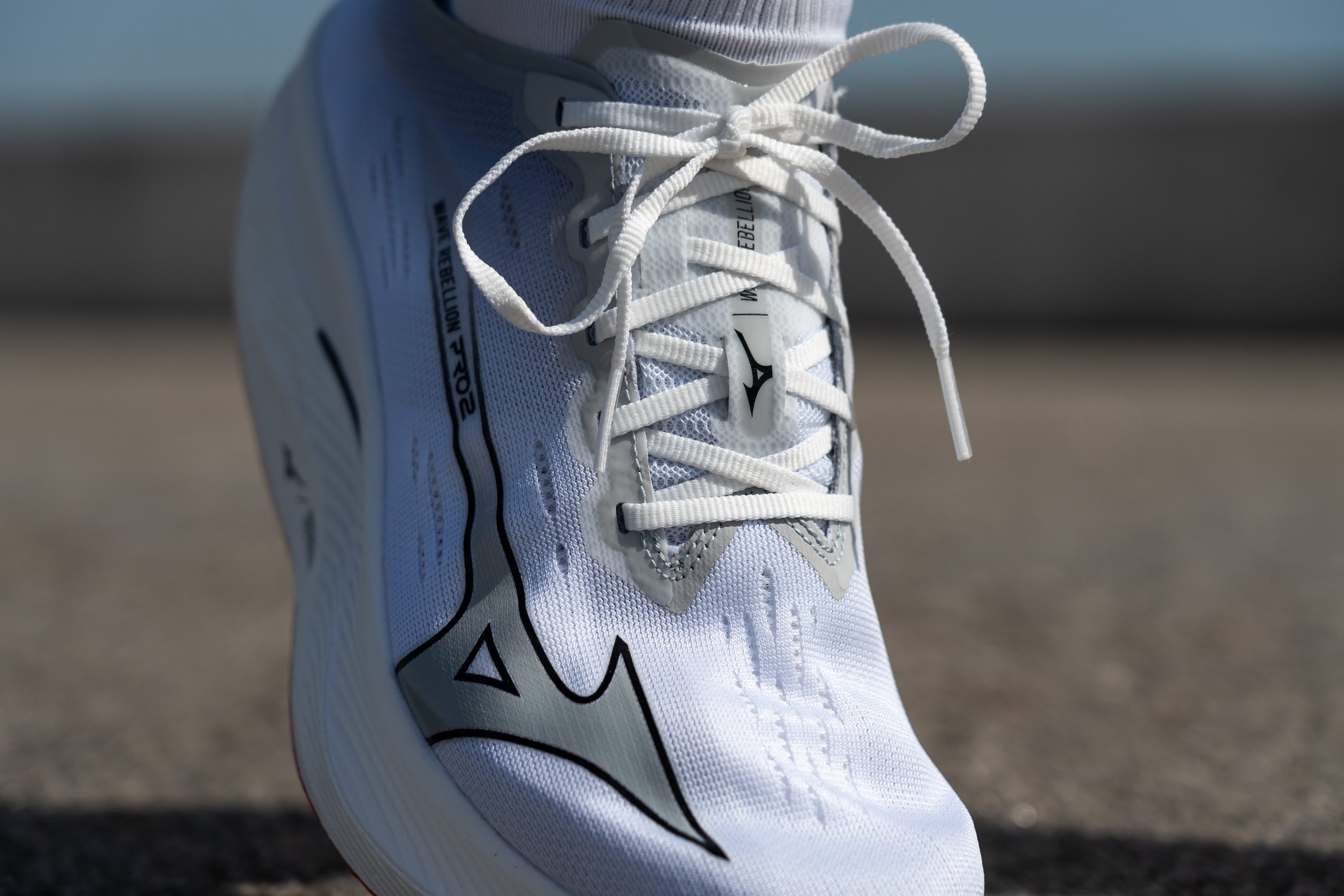 Mizuno Wave Rebellion Pro 2 lacing