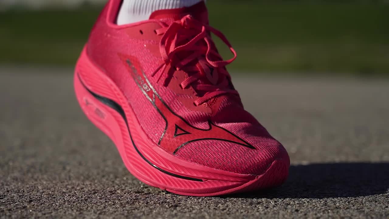 Cut in half: Mizuno Wave Rebellion Flash 2 Review (2025) | RunRepeat