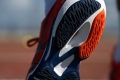 zapatillas de running entrenamiento constitución media maratón talla 33 grises traction