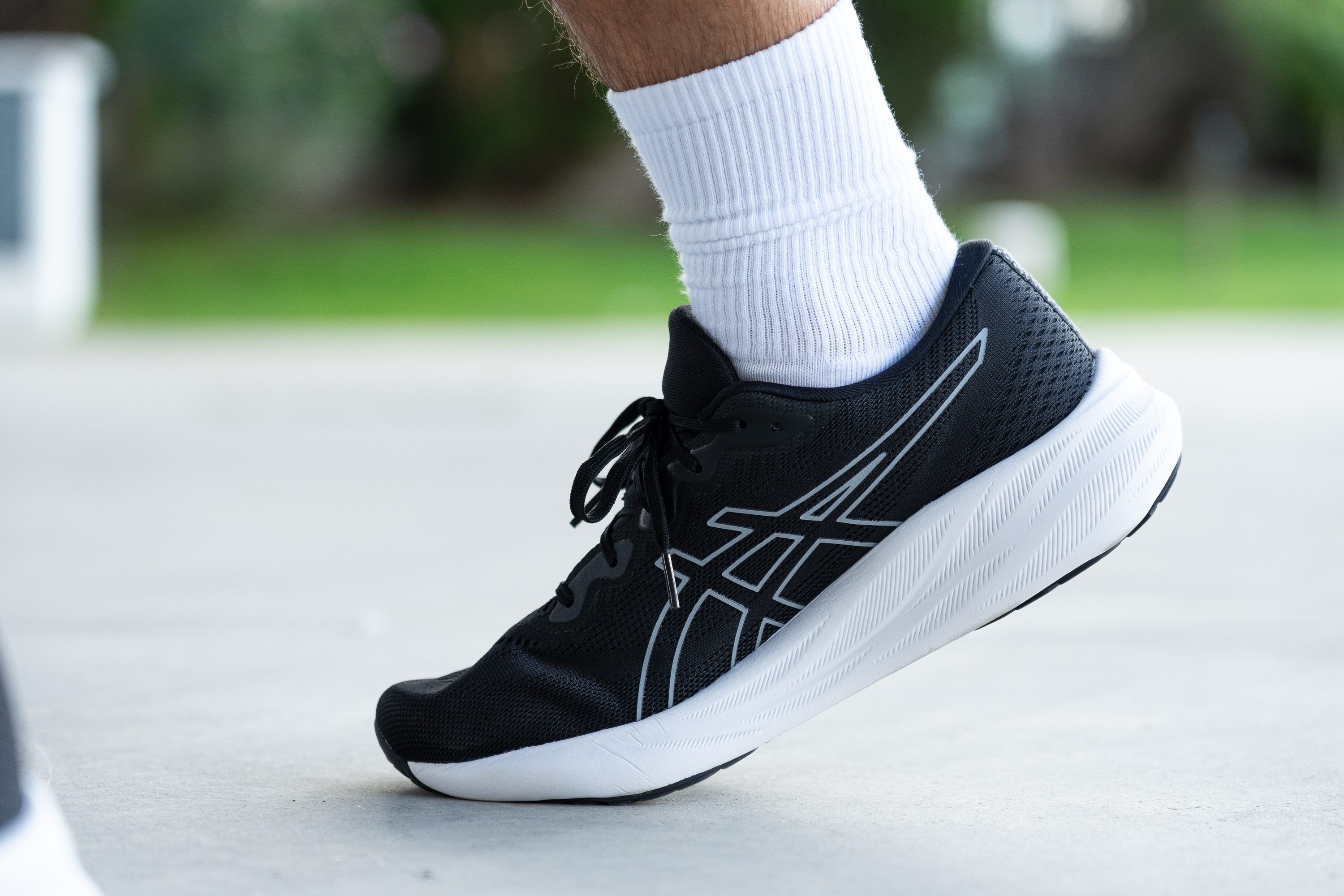 Asics gel pulse 5 trainers best sale