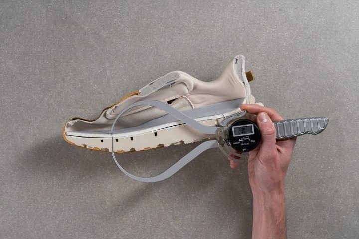 zapatillas de running HOKA mixta constitución media ritmo medio pie normal ultra trail Forefoot stack