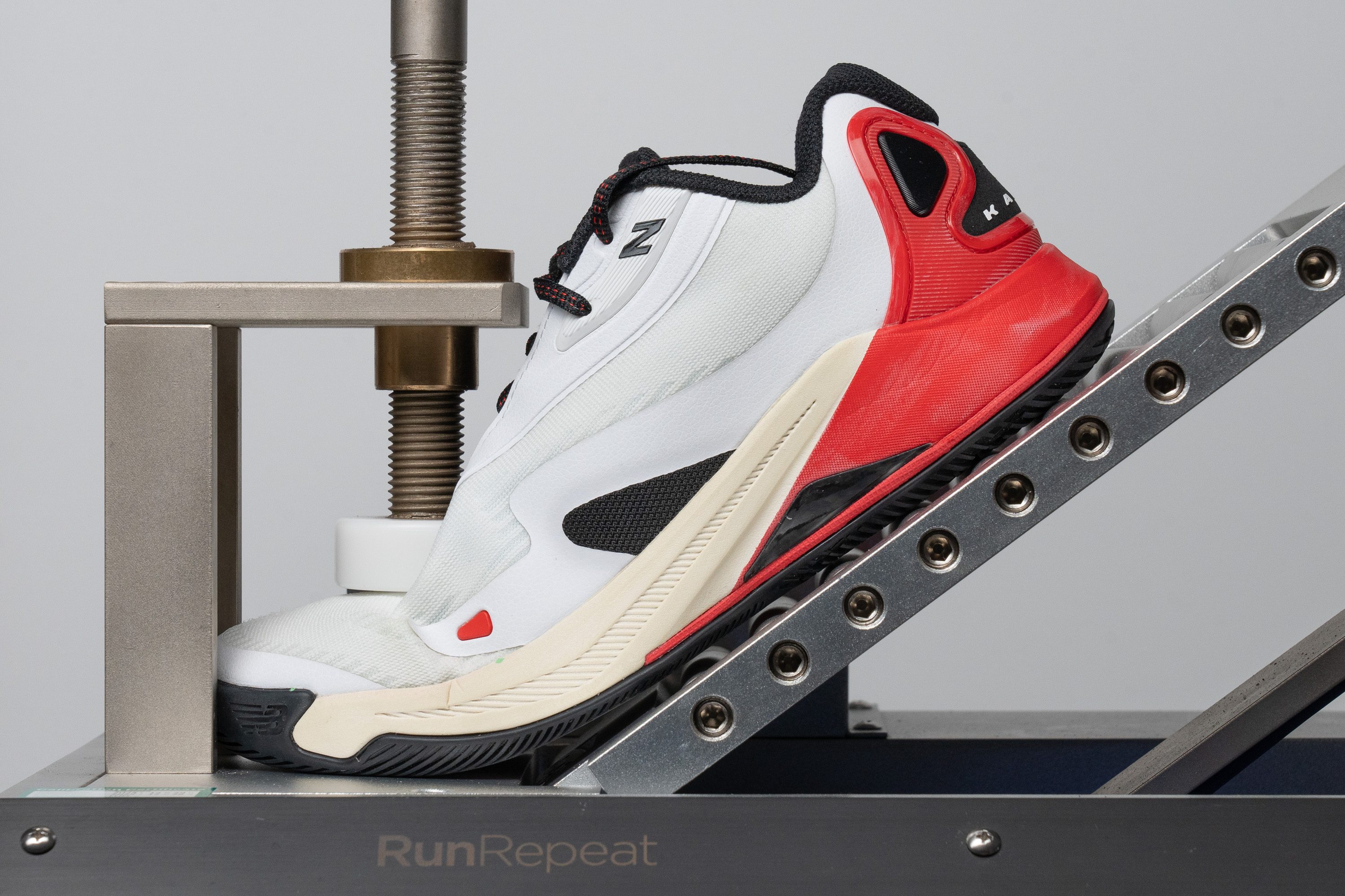 New Balance Kawhi IV Flexibility / Stiffness