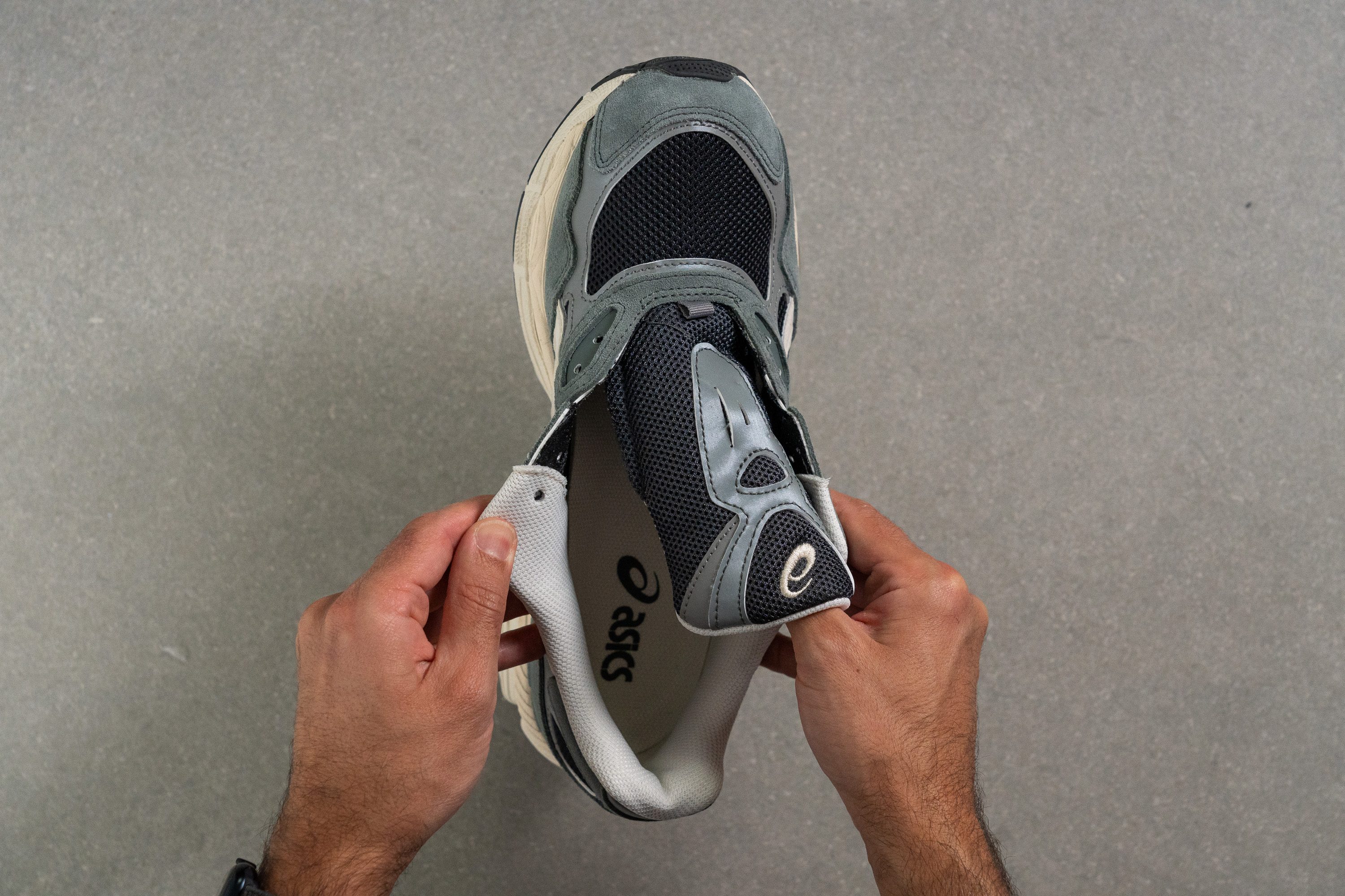 ASICS Gel NYC Tongue: gusset type