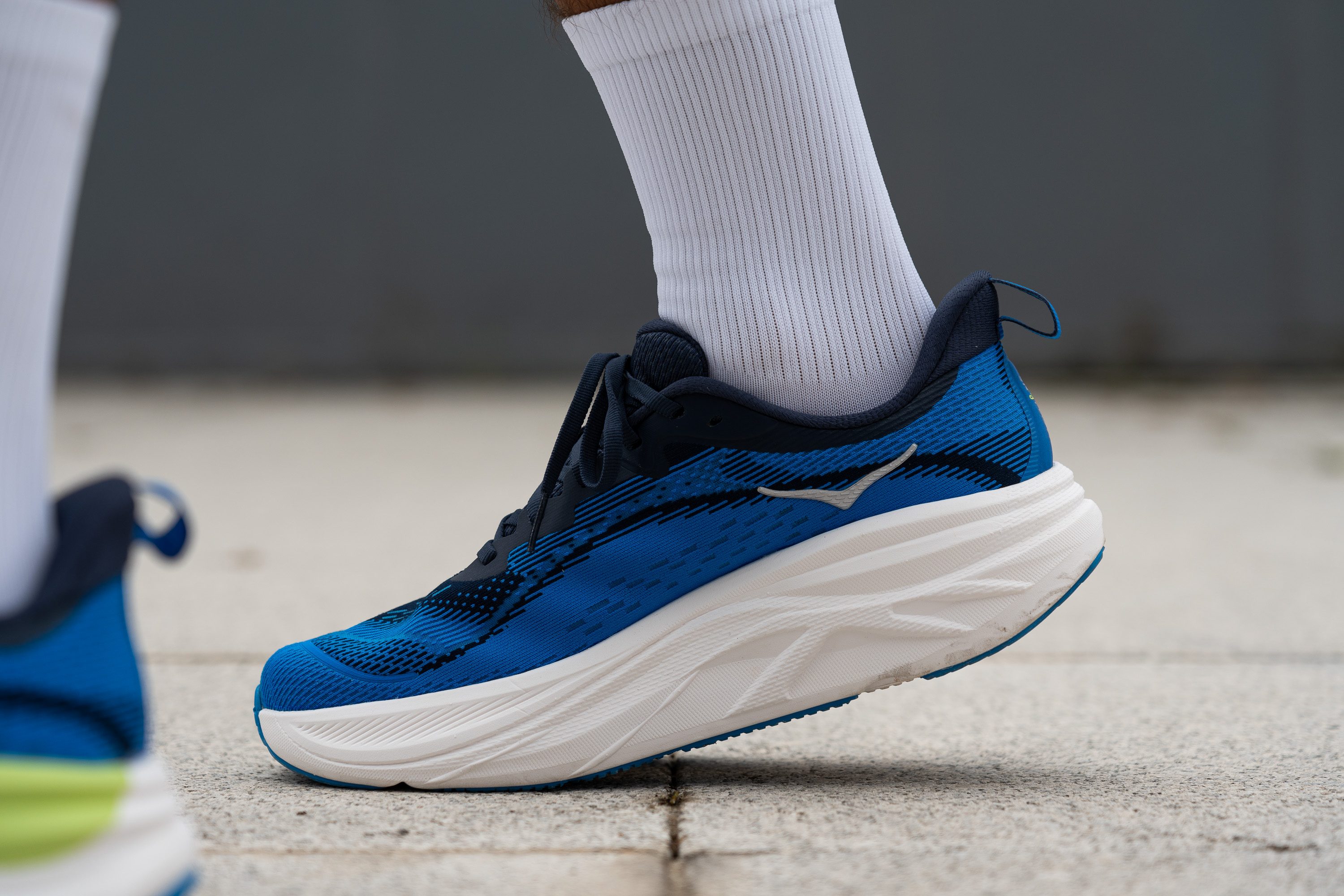 Hoka Skyflow lateral