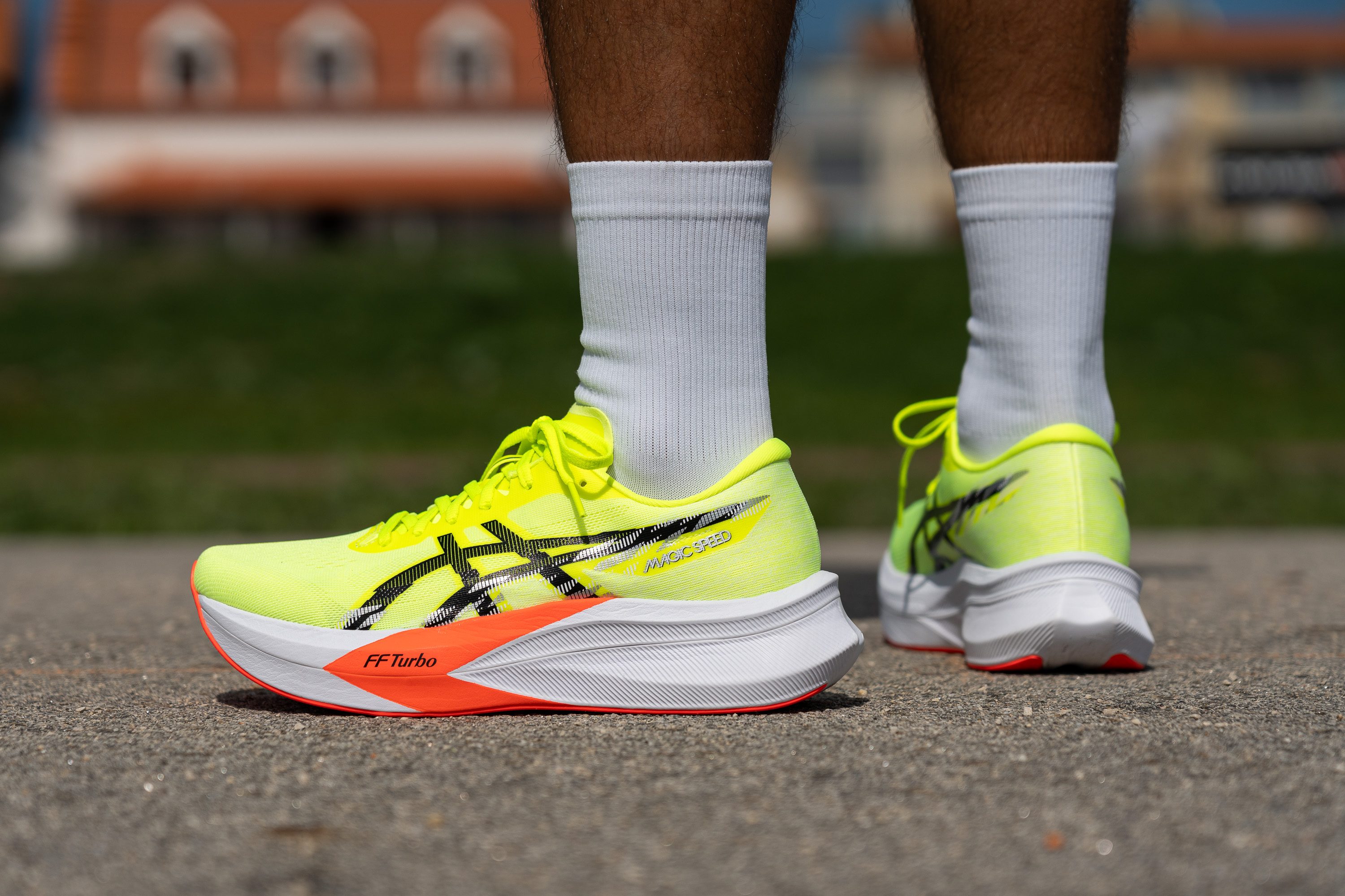 Cut in half ASICS Magic Speed 4 Review 2024 RunRepeat