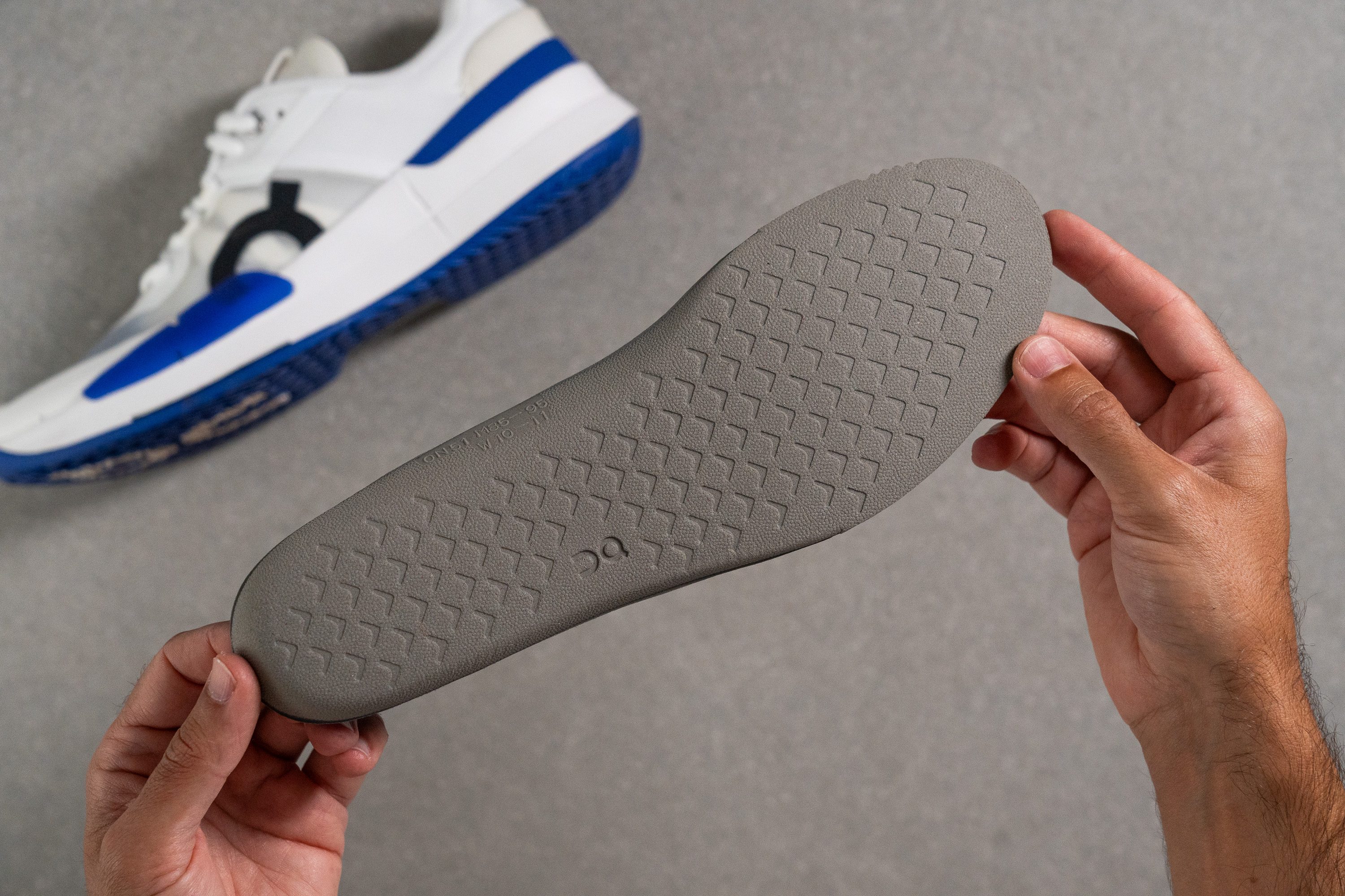 On The ROGER Pro 2 Removable insole back view