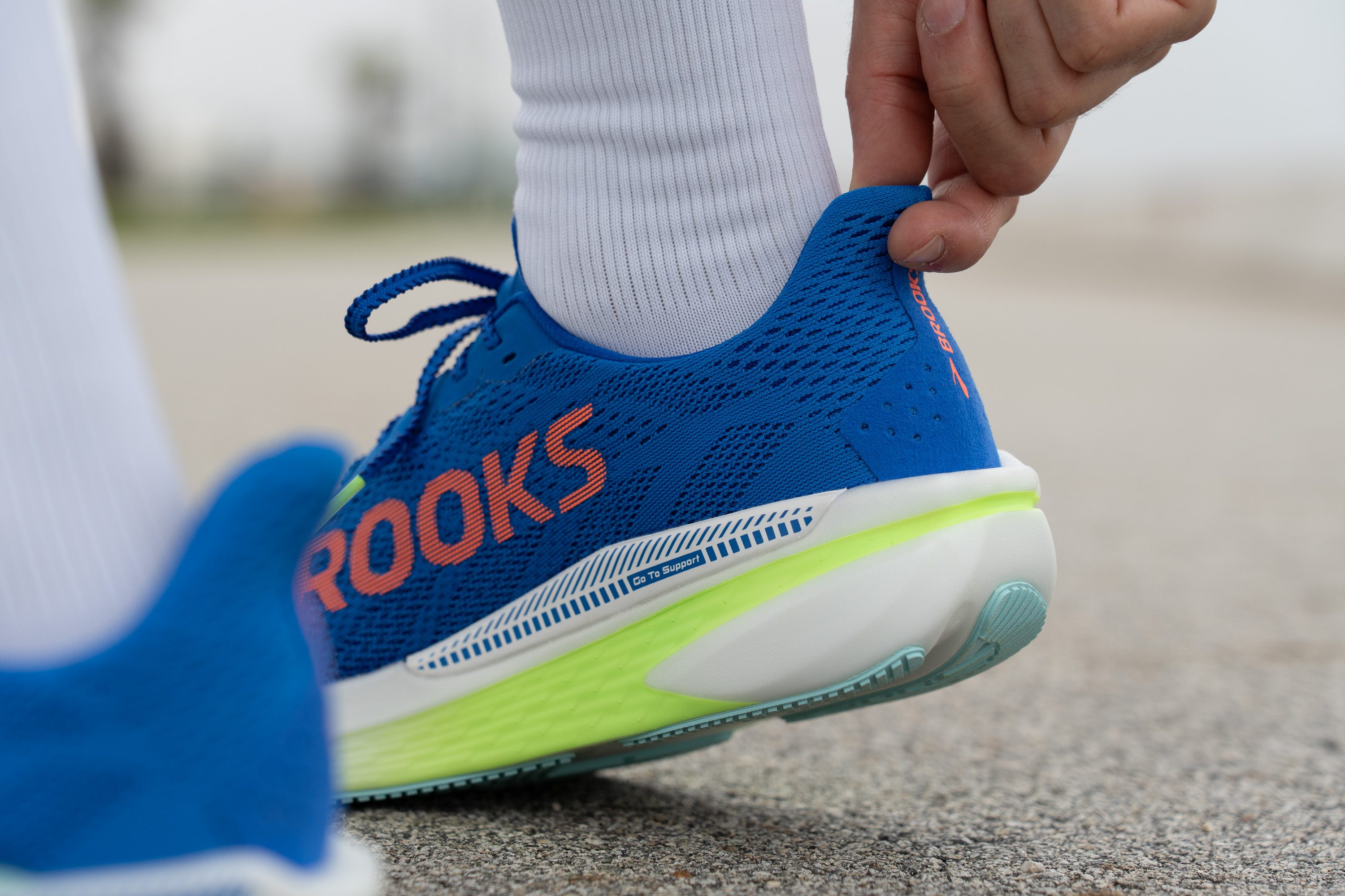 Brooks Hyperion GTS 2 Heel tab
