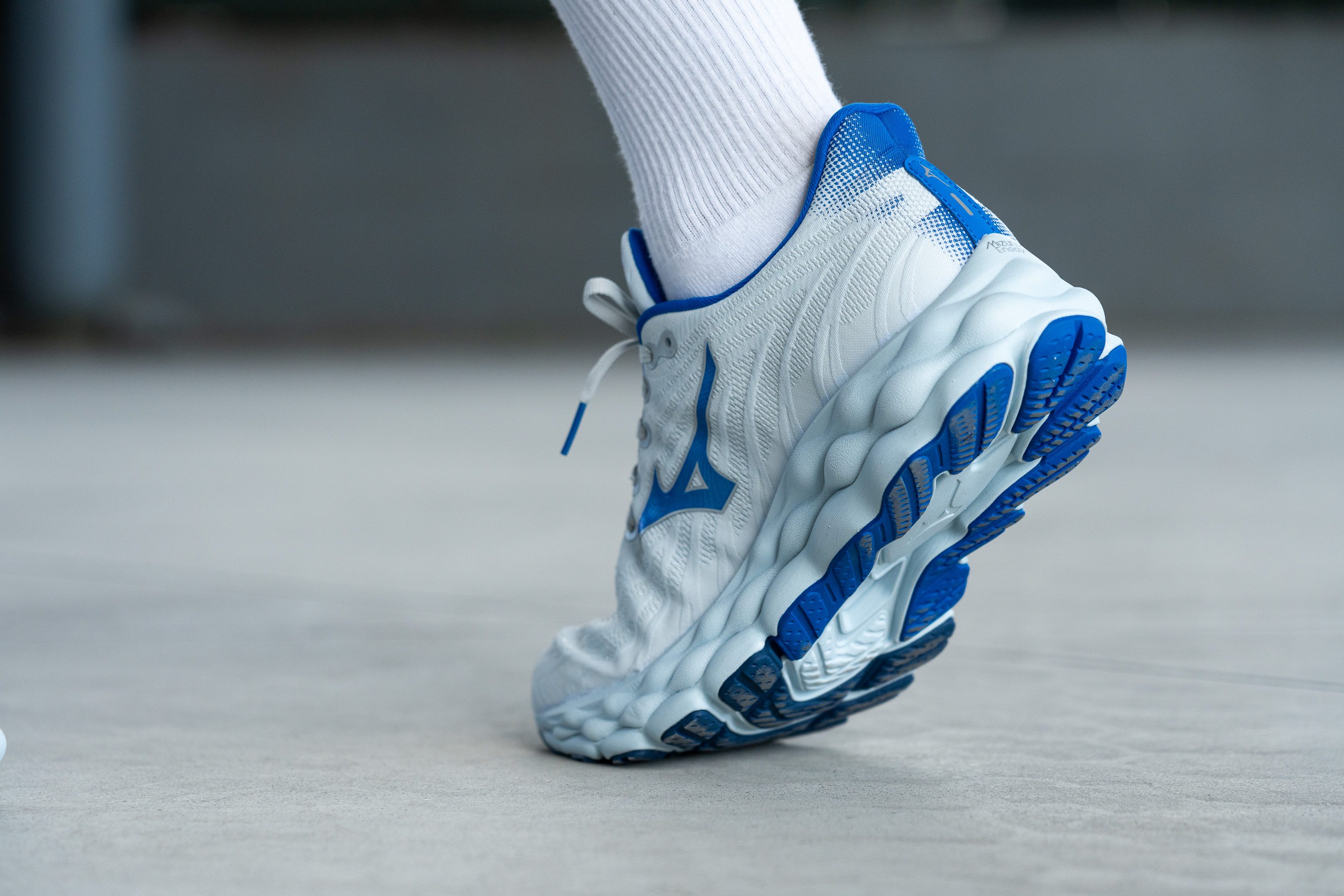 Mizuno Wave Sky 8 Heel tab