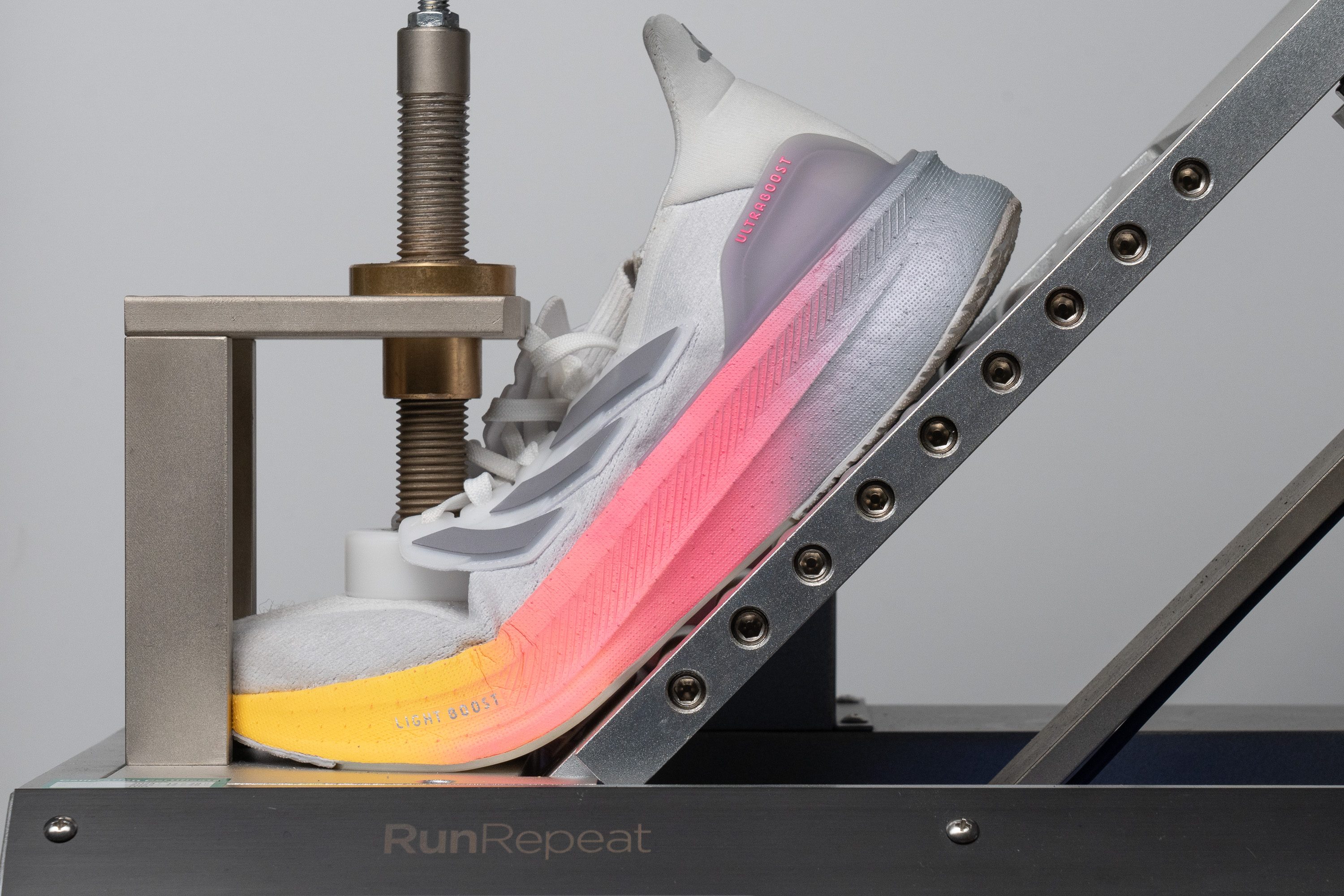 Adidas Ultraboost 5 Flexibility / Stiffness