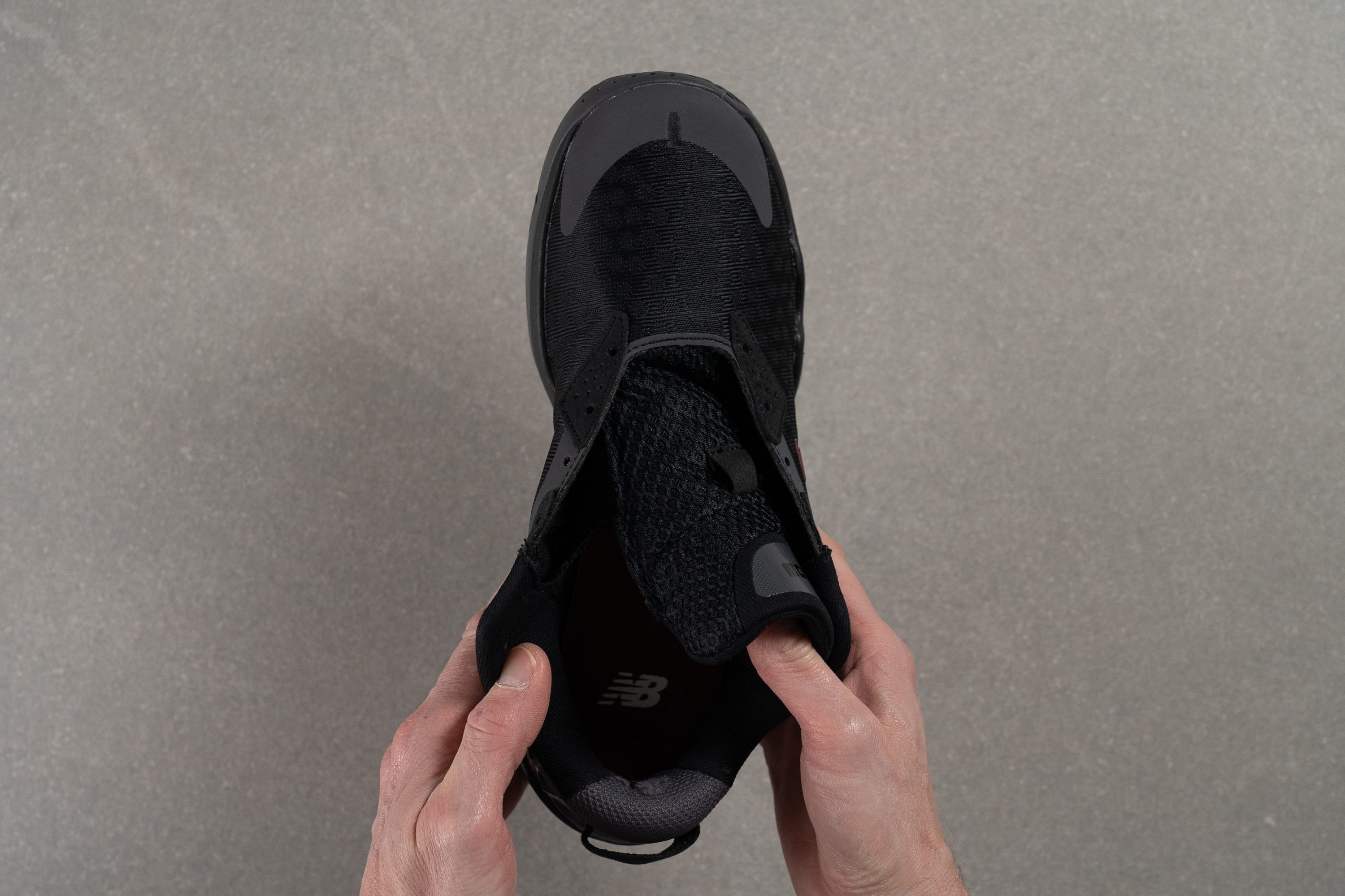 New Balance Hesi Low v2 Tongue: gusset type