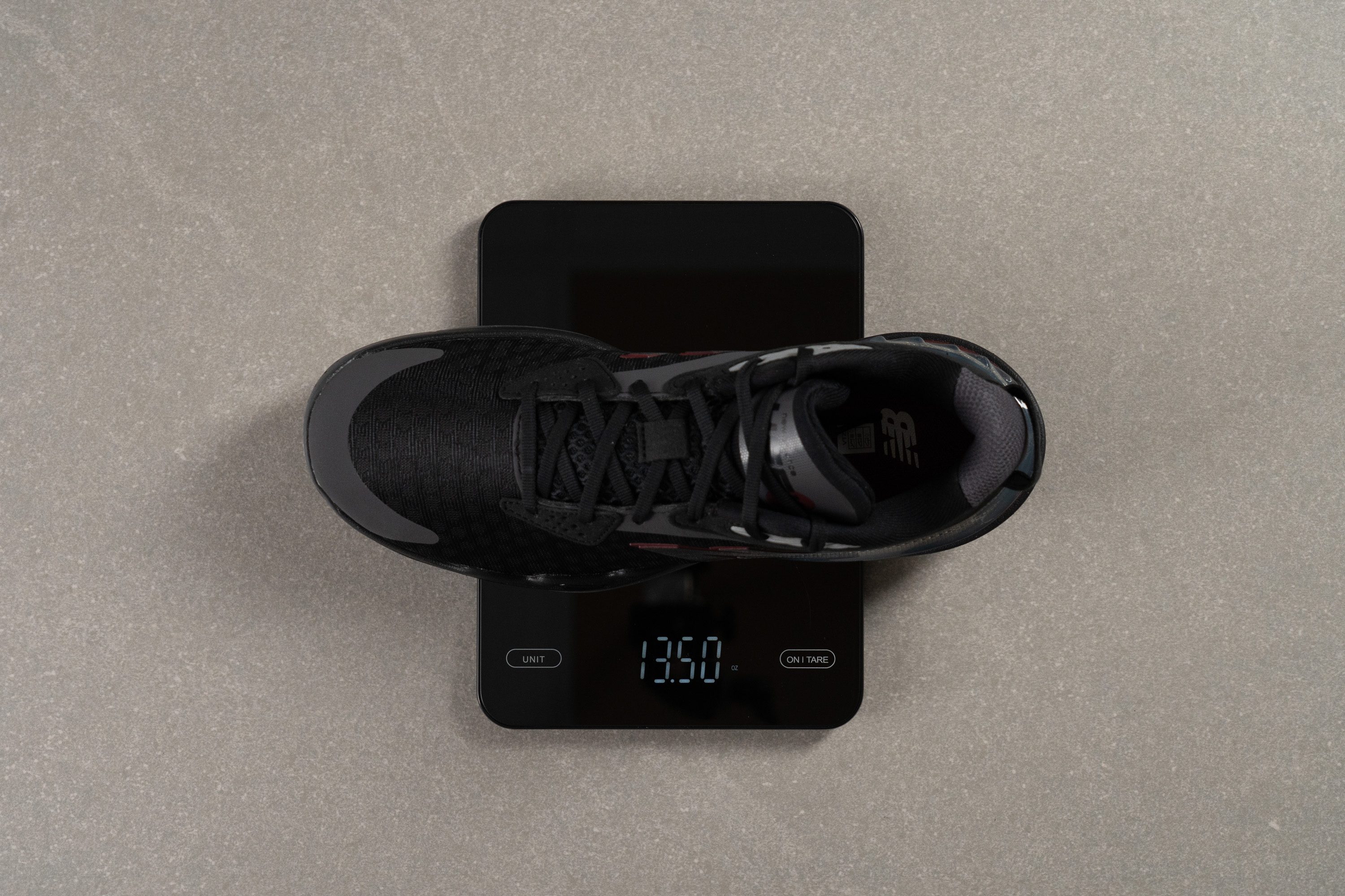 New Balance Hesi Low v2 Weight