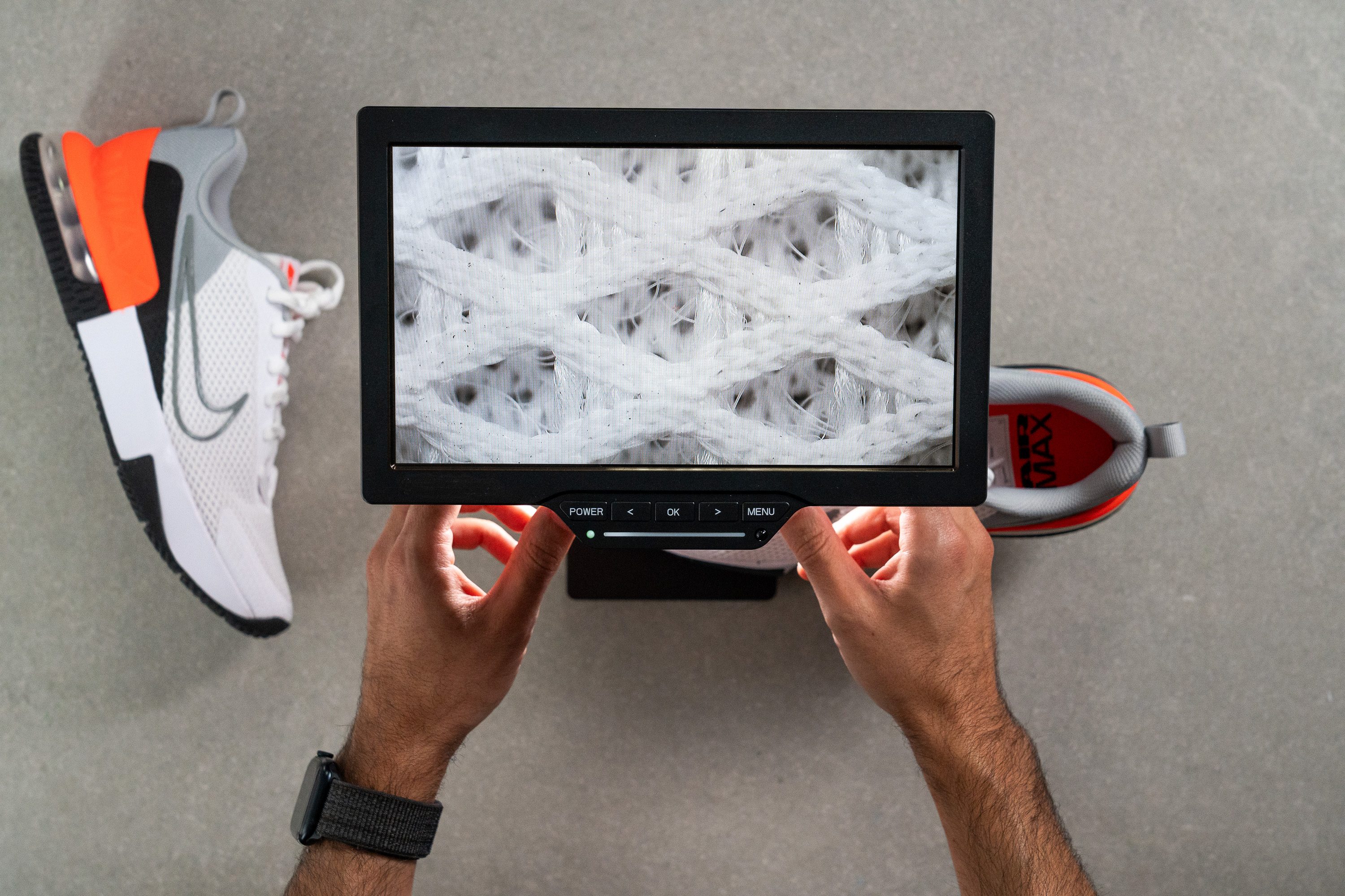 Prueba de microscopio de transpirabilidad Nike Air Max Alpha Trainer 6