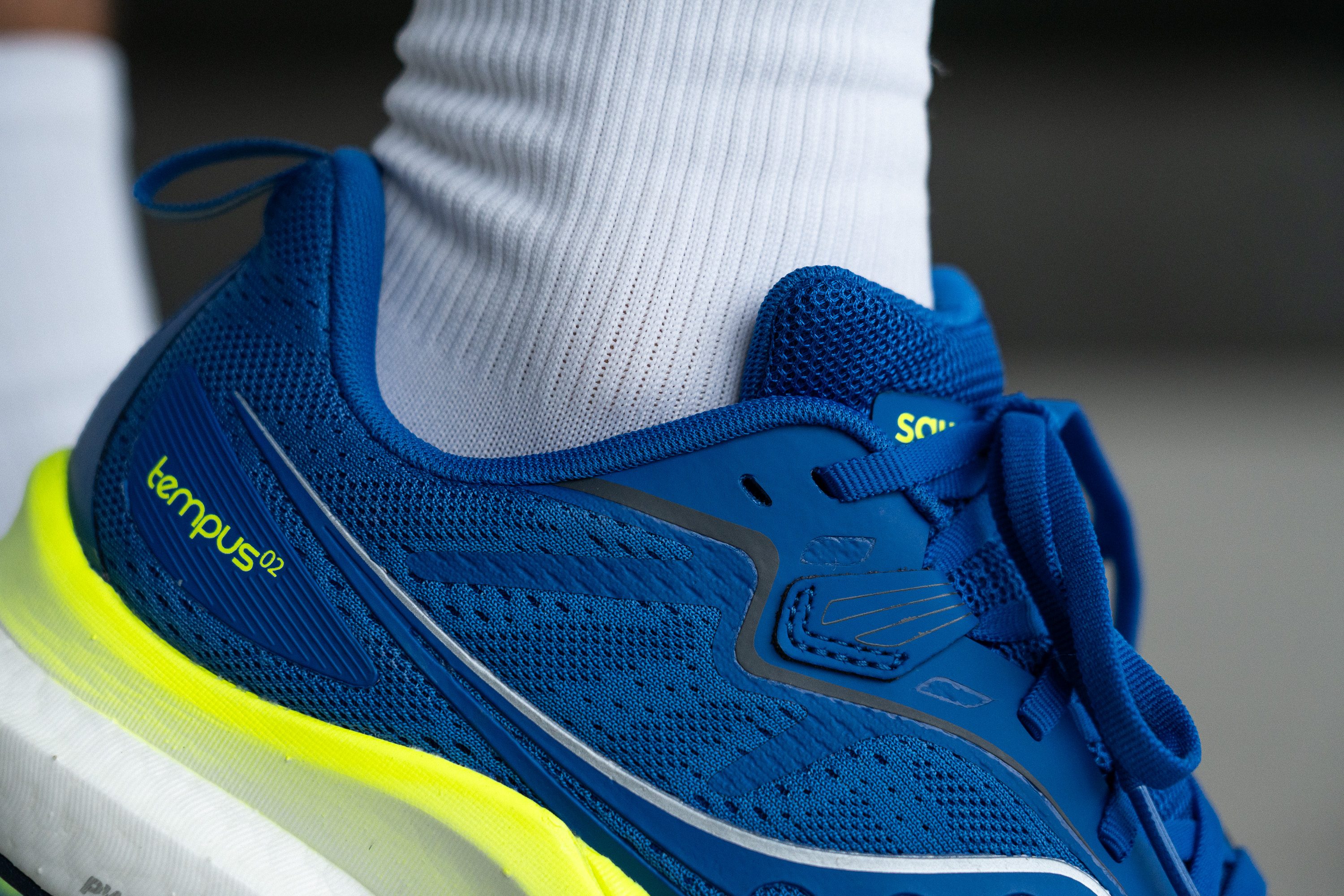 Saucony Tempus 2 lacing