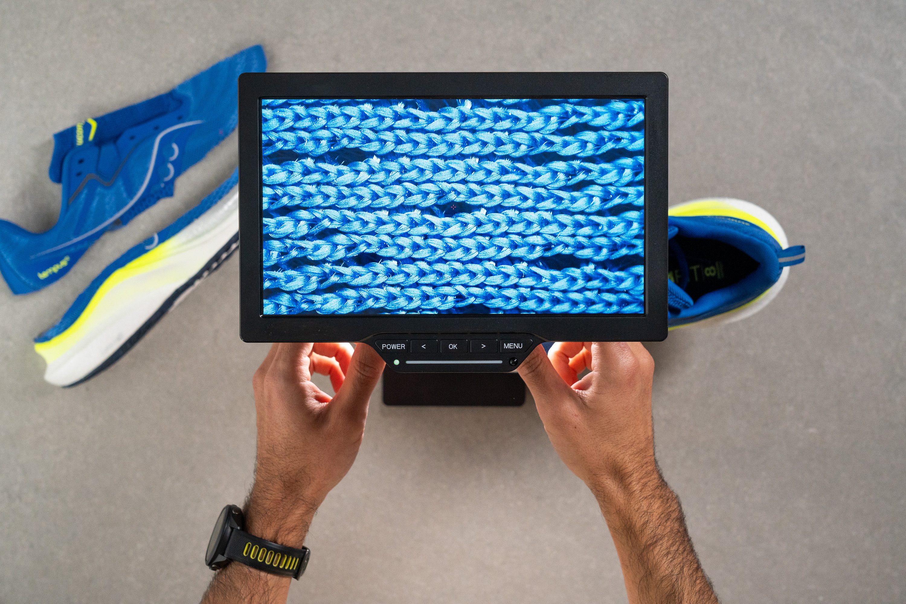 Saucony Tempus 2 mesh microscope