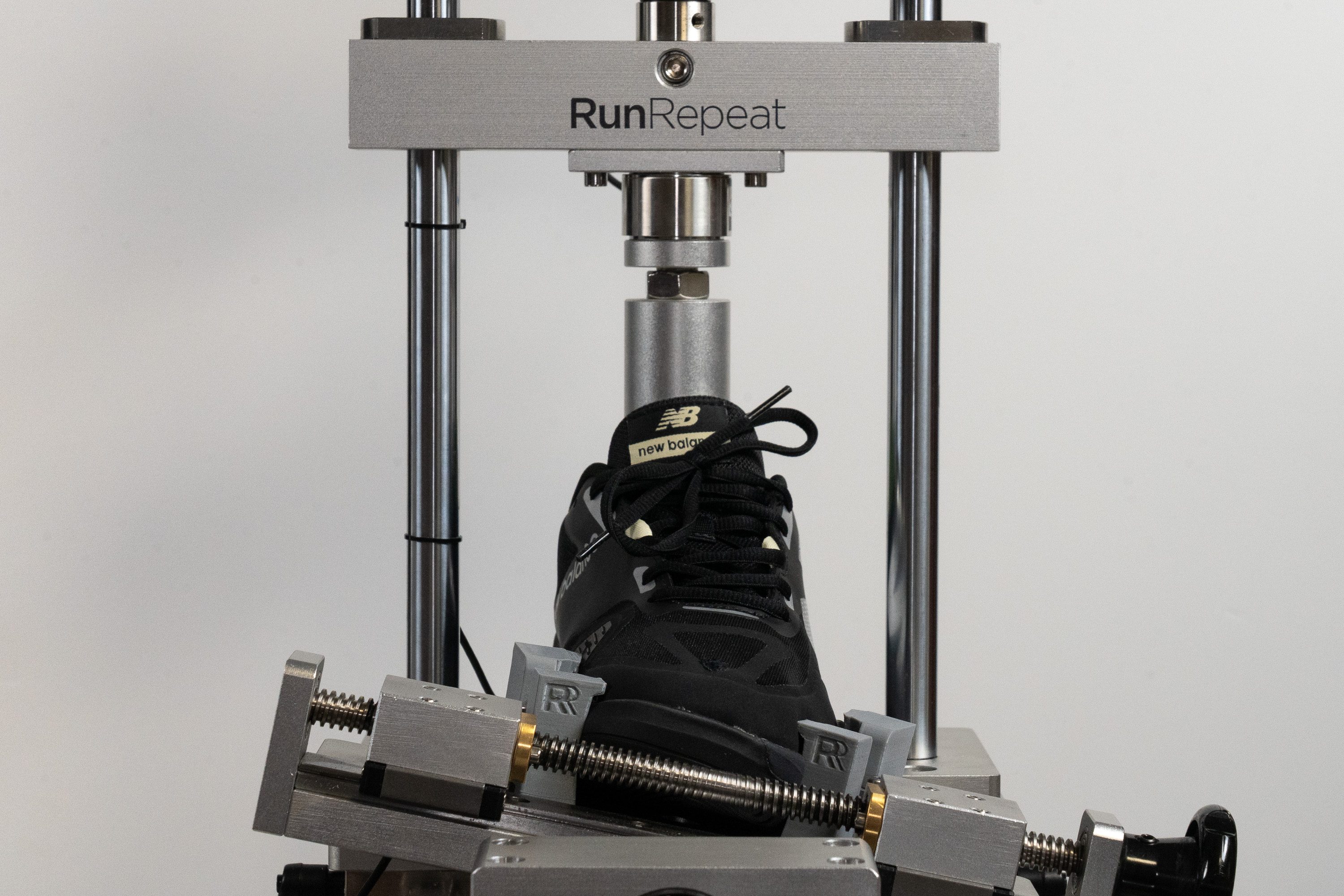 New Balance 796 v4 Torsional rigidity